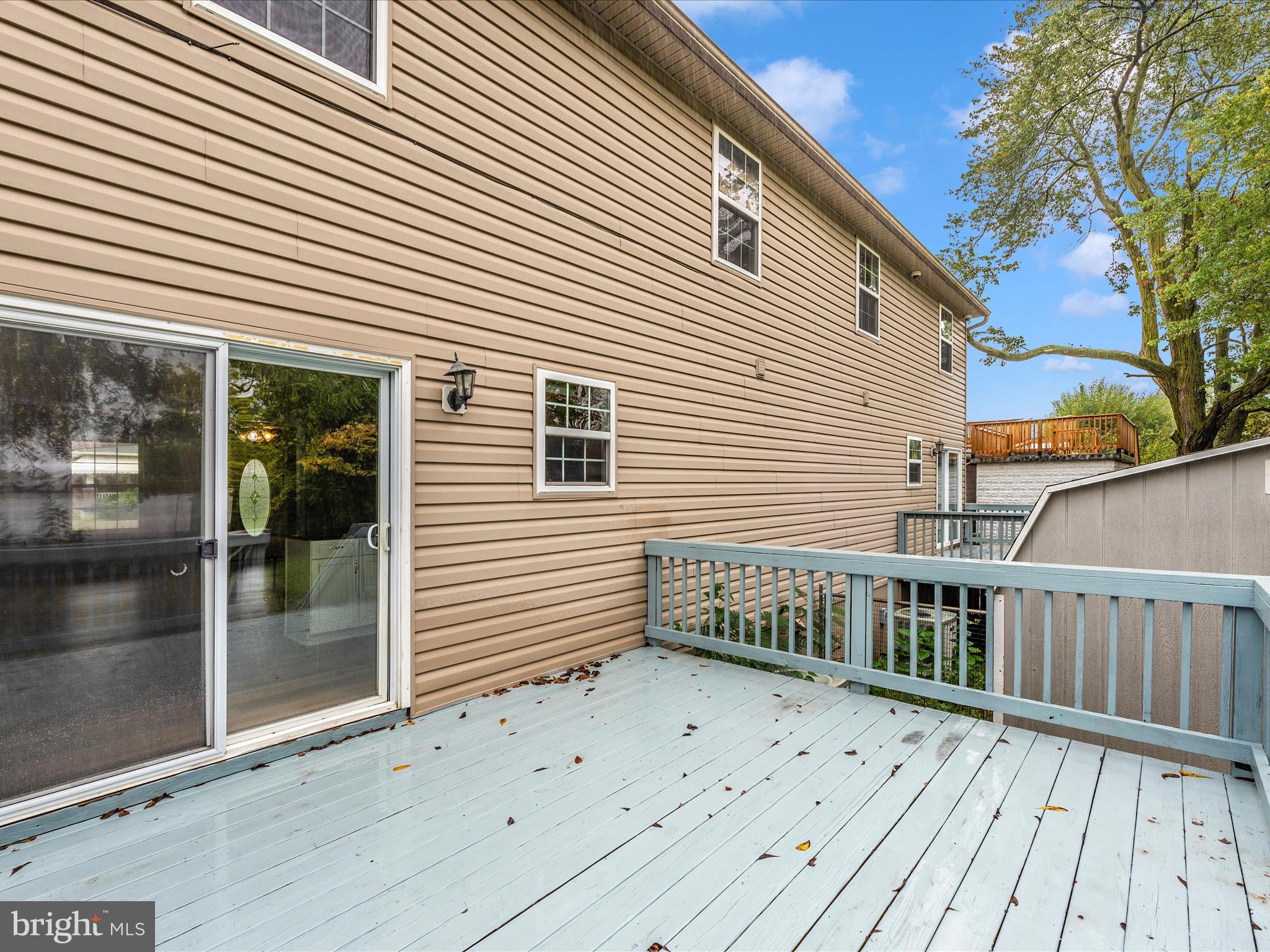 MAUGANSVILLE - Residential