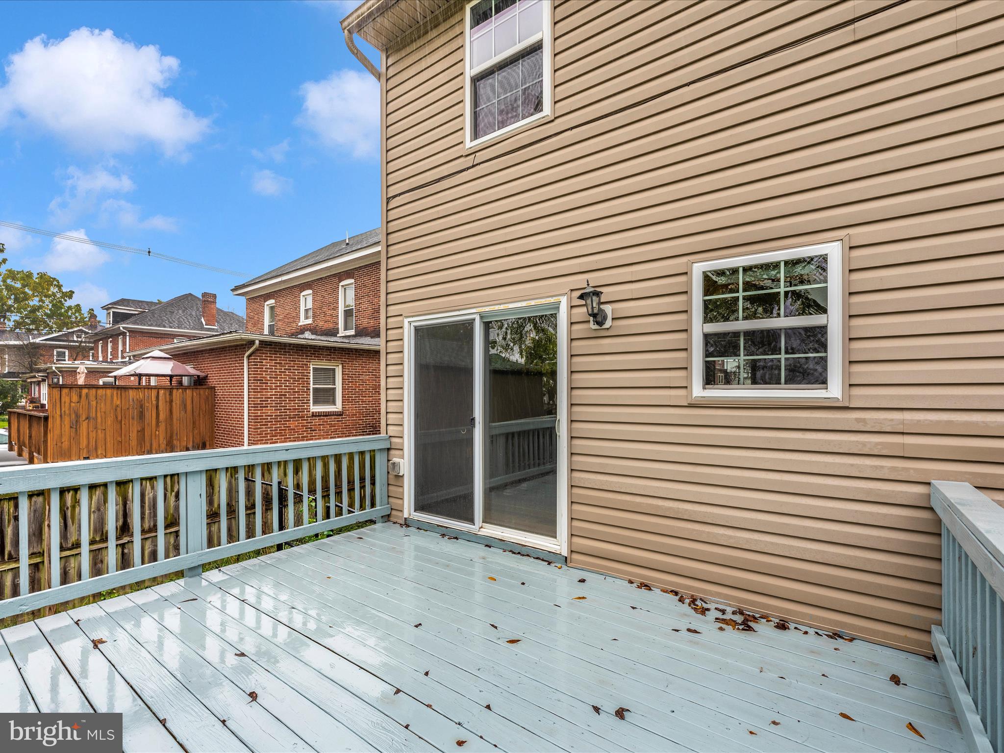 MAUGANSVILLE - Residential