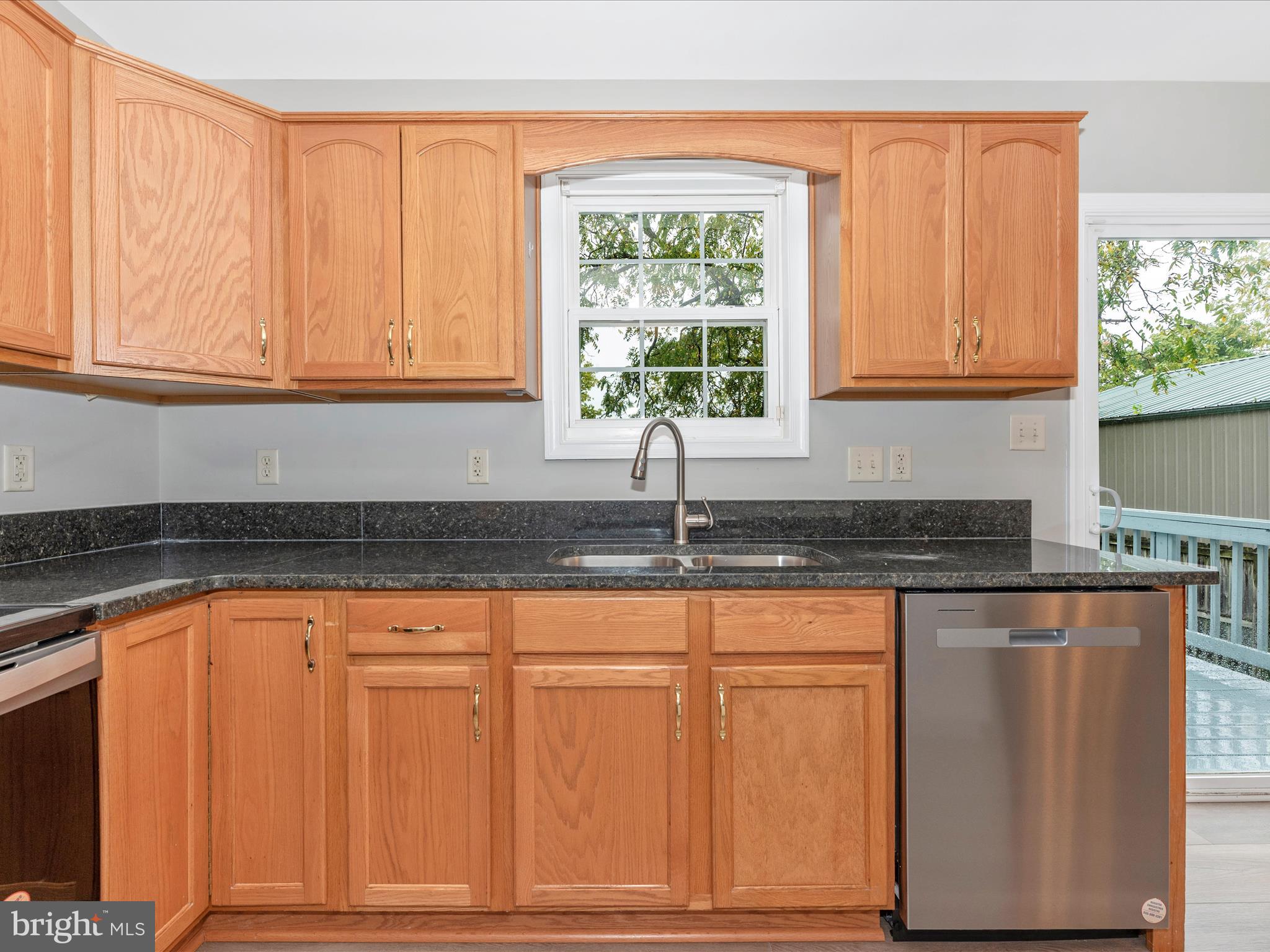 MAUGANSVILLE - Residential