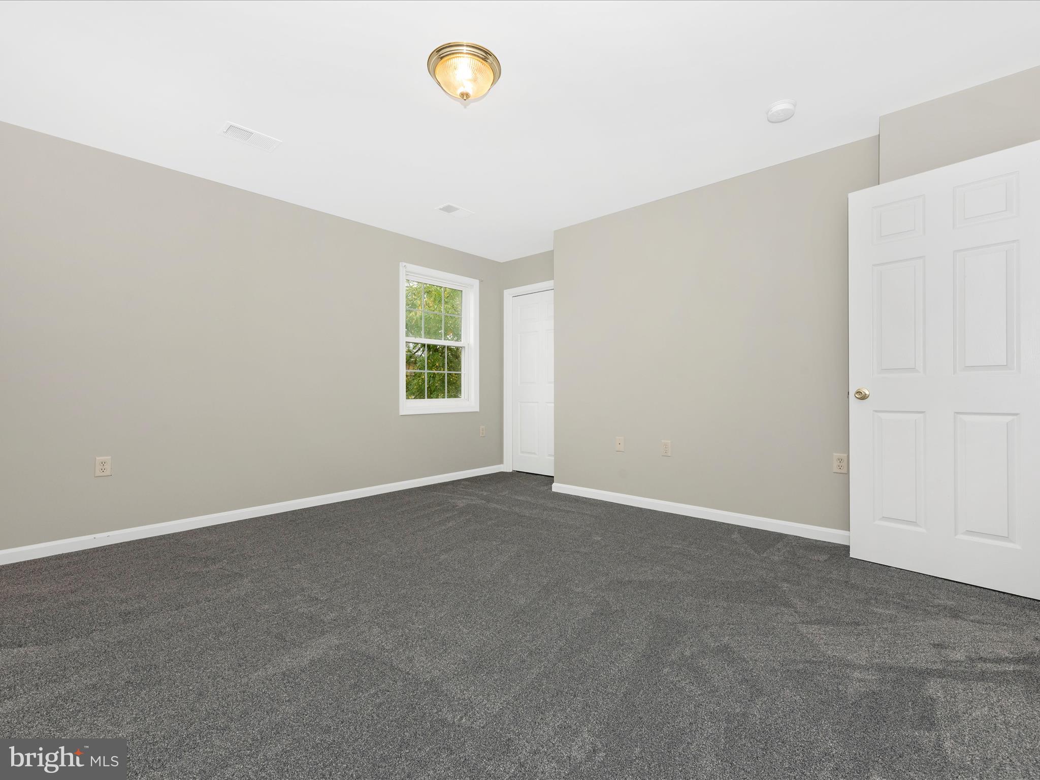 MAUGANSVILLE - Residential