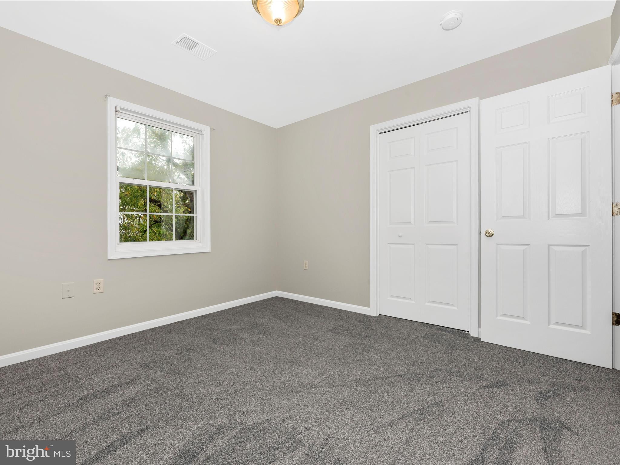 MAUGANSVILLE - Residential