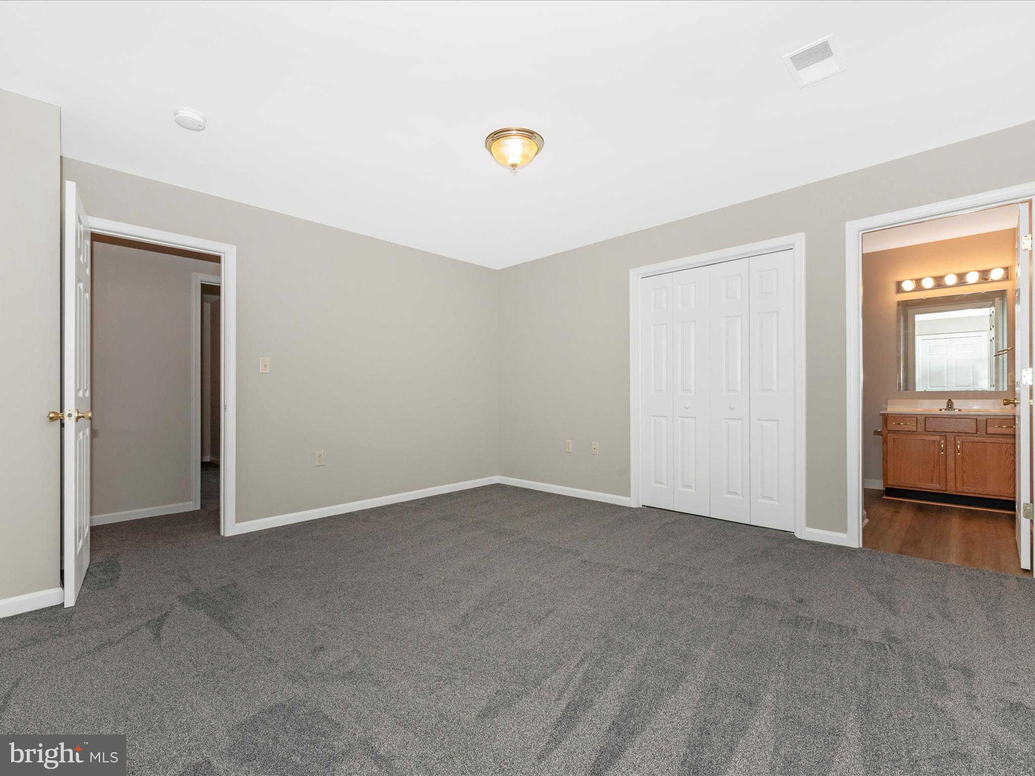 MAUGANSVILLE - Residential