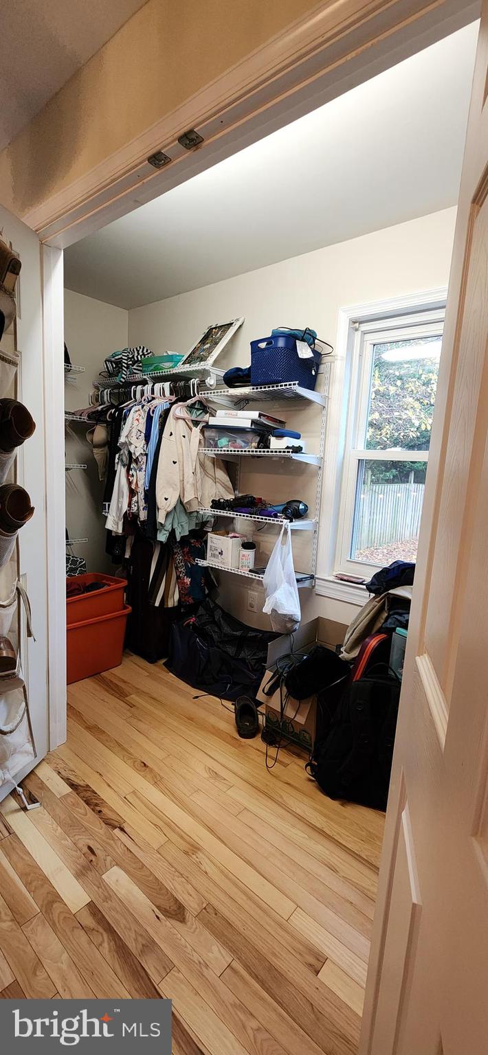 DRUM POINT - Residential Lease