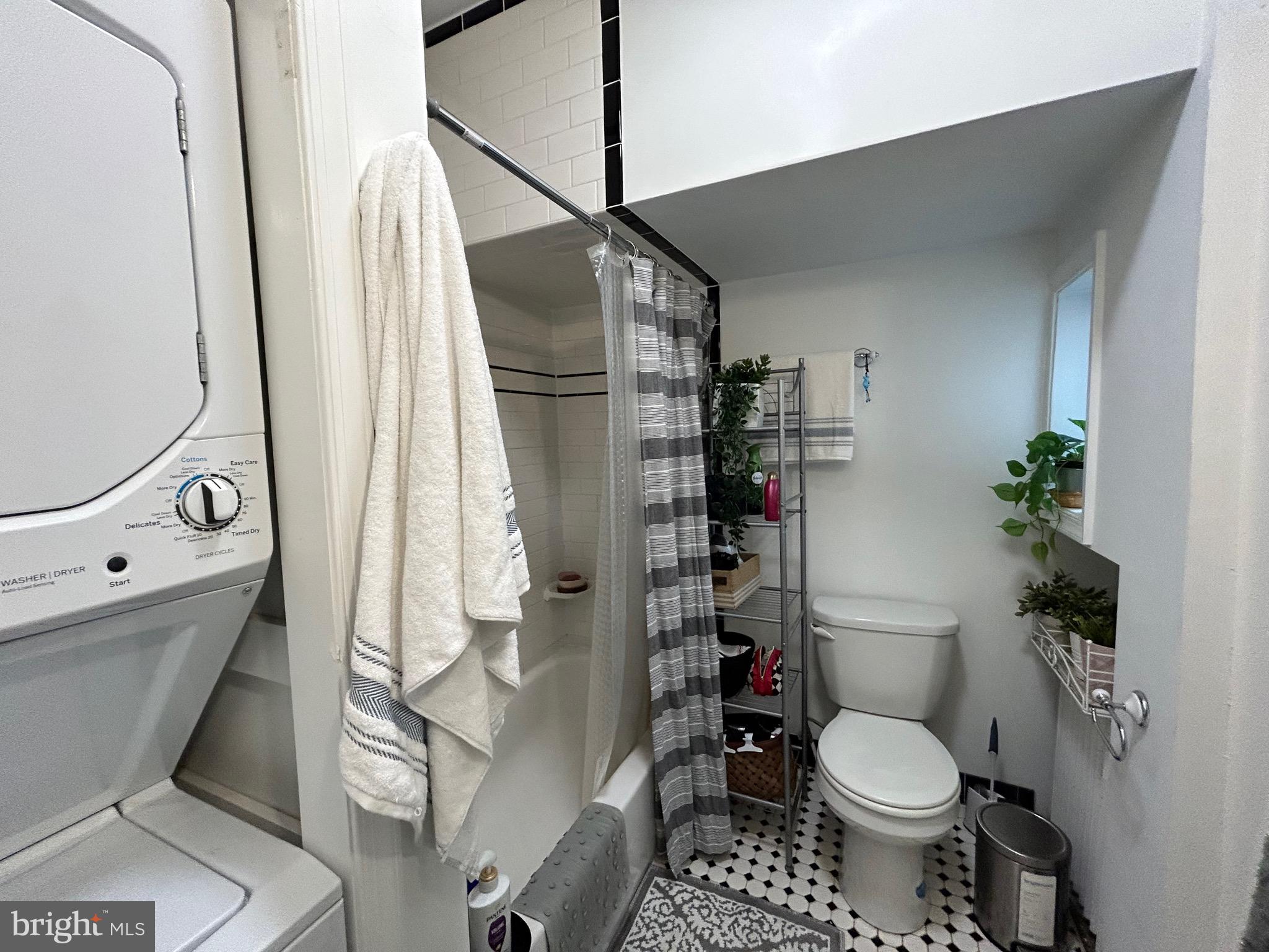 FAIRMOUNT - Residential Lease