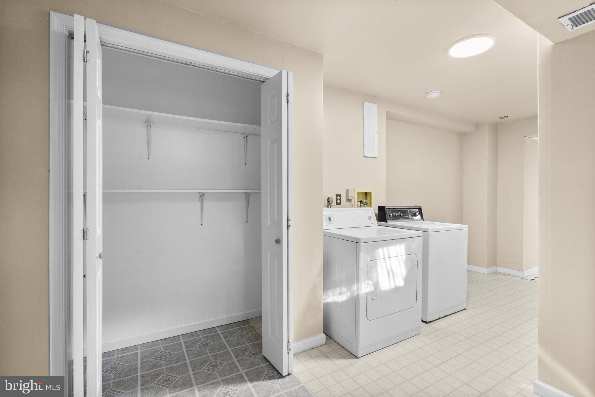 SNOWDENS MILL - Residential