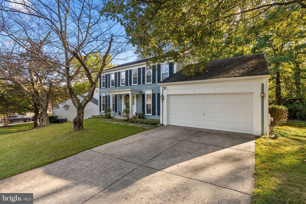 Photo of 2011 Hidden Valley Lane, SILVER SPRING, MD 20904 (MLS # MDMC2200292)