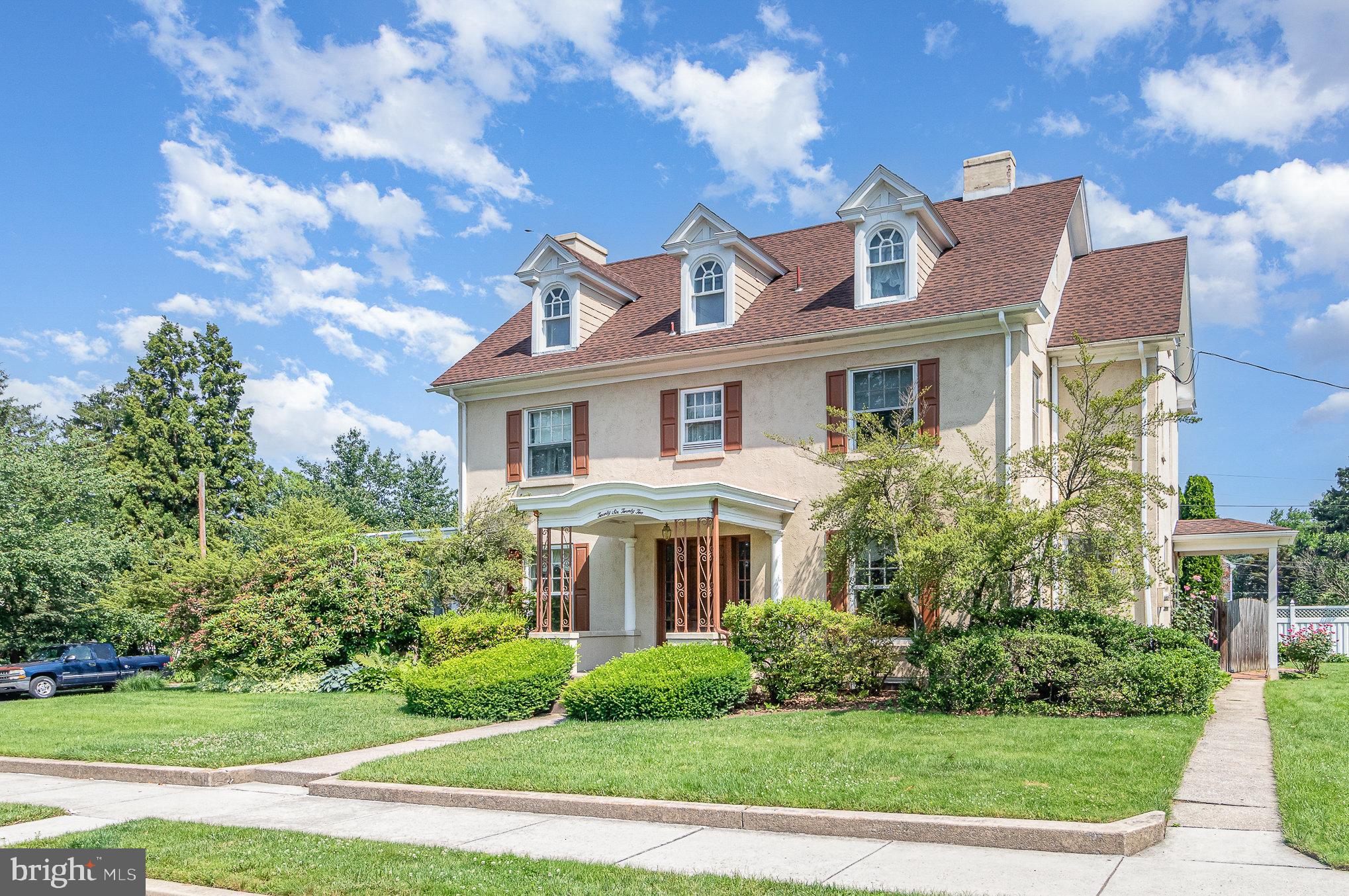 2622 WALNUT STREET