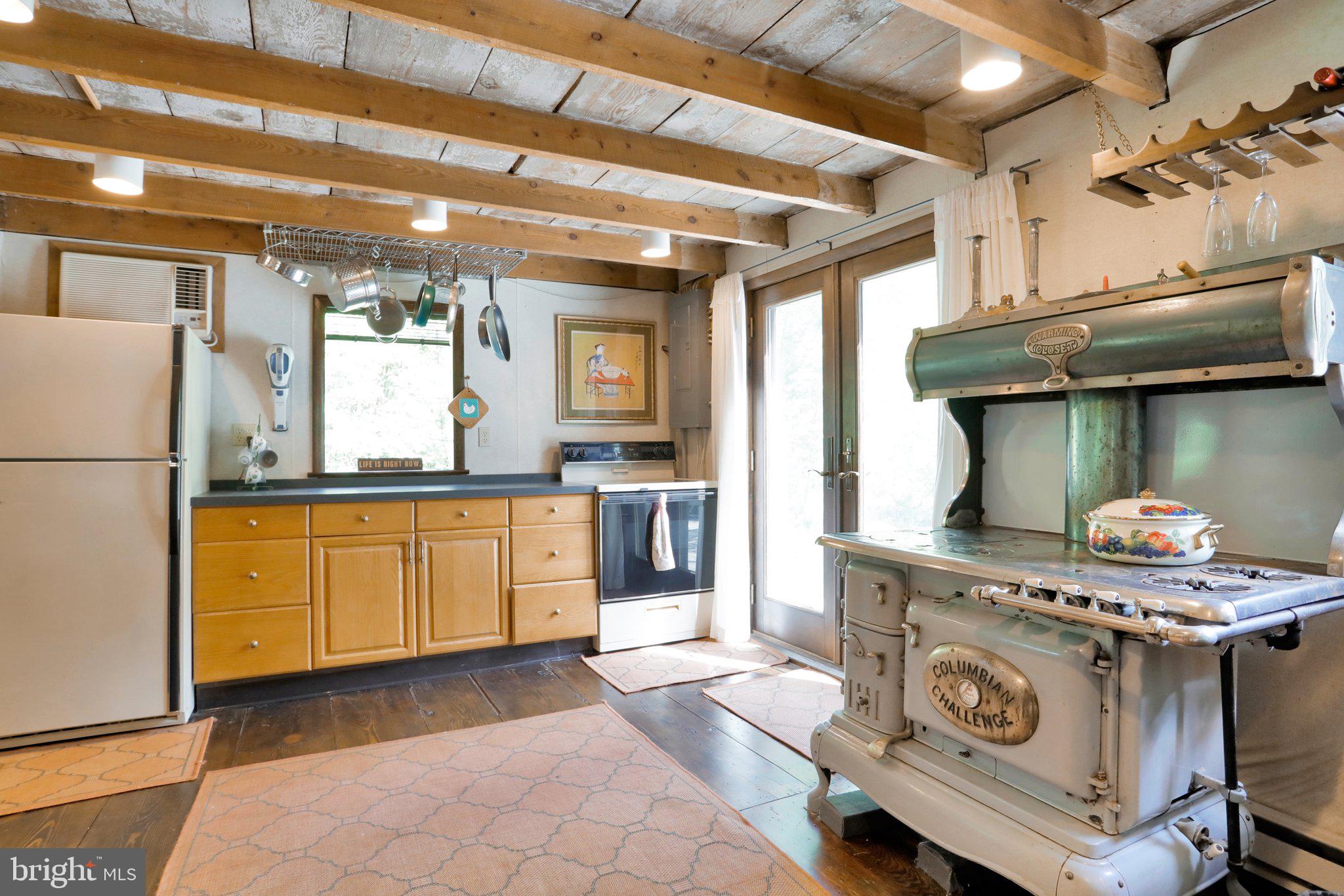 SLEEPY CREEK MOUNTAIN ESTATES - Residential