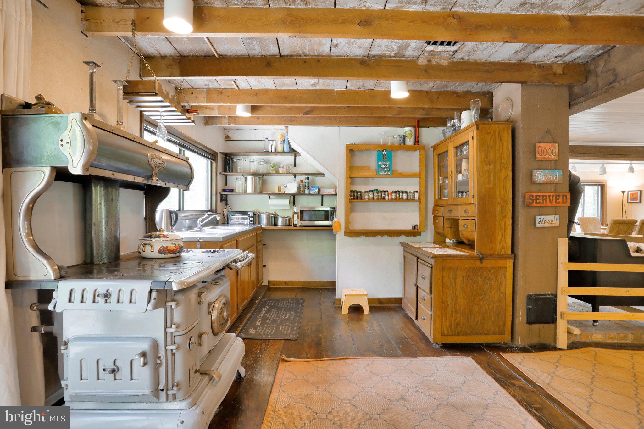 SLEEPY CREEK MOUNTAIN ESTATES - Residential