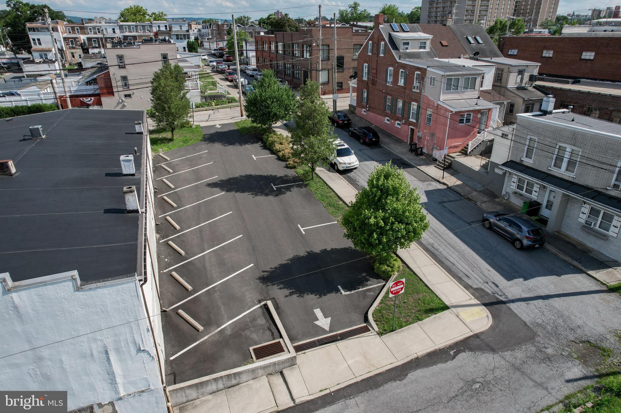 1226 W GREEN STREET 1232