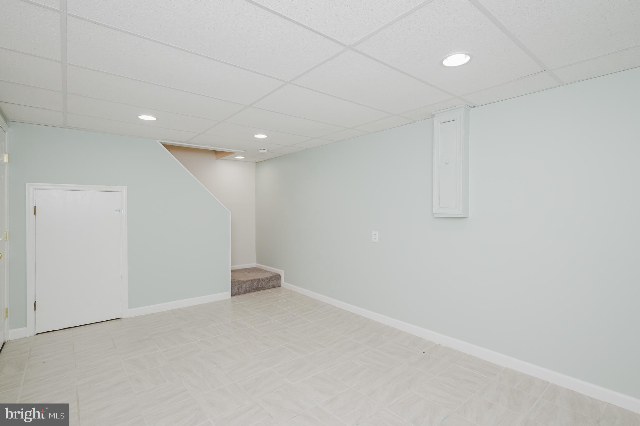 HALLFIELD MANOR - Residential