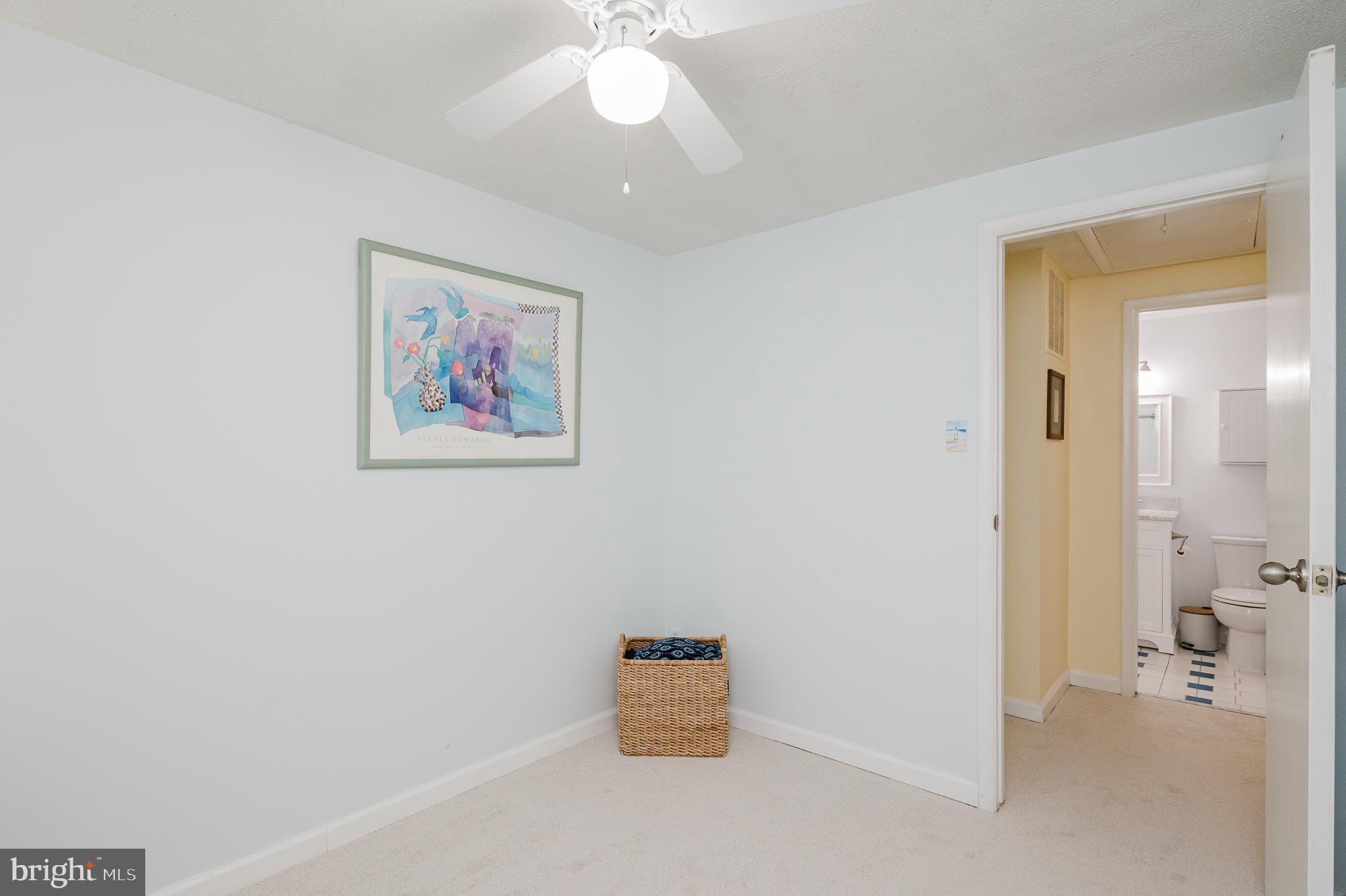 HALLFIELD MANOR - Residential