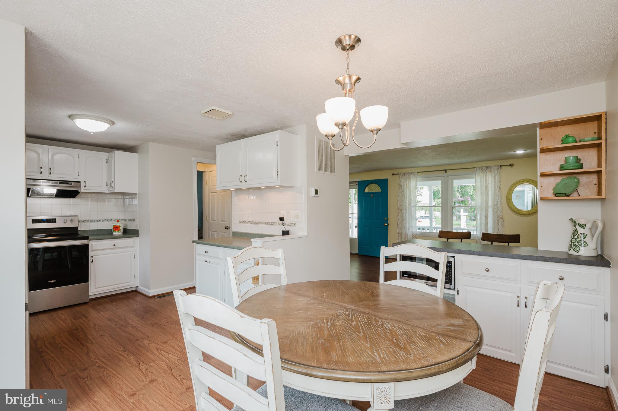 HALLFIELD MANOR - Residential