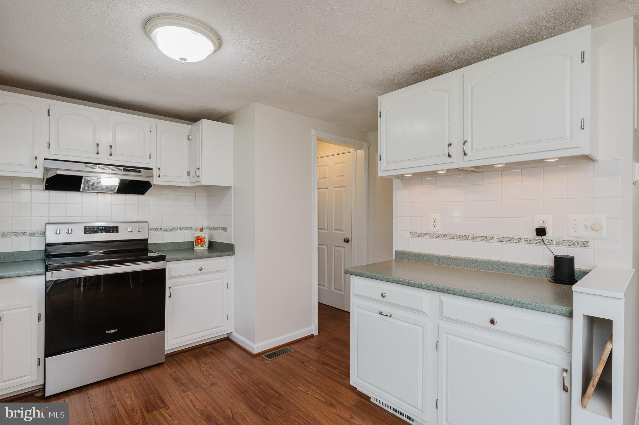 HALLFIELD MANOR - Residential