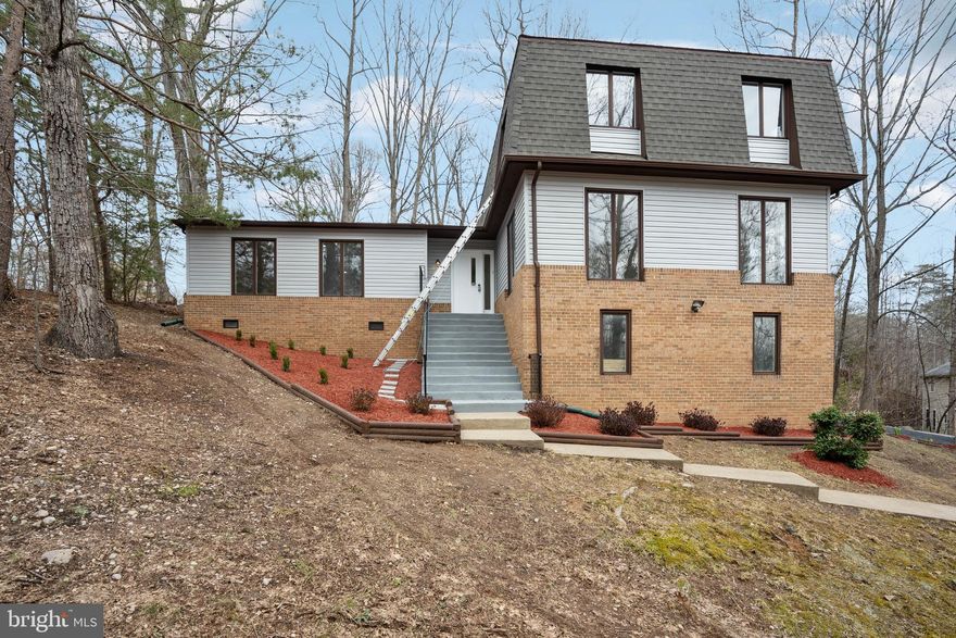 Beautiful 4 Bed 3.5 Bath home in Aquia Harbour.    New Carpet, Paint, Upgraded Counter Tops, Remodeled Bathrooms, Abundant Closet Space, Nice Deck. Must See!