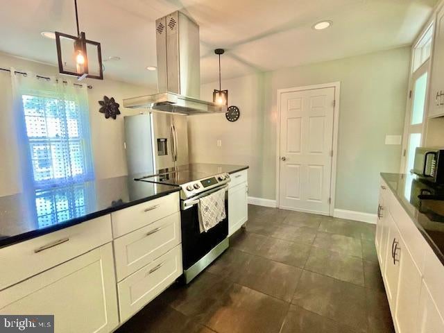 5502 BELVA PLACE