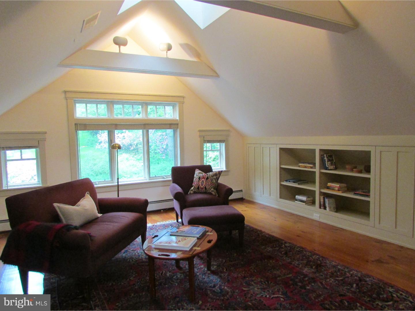 CHESTNUT HILL - Residential