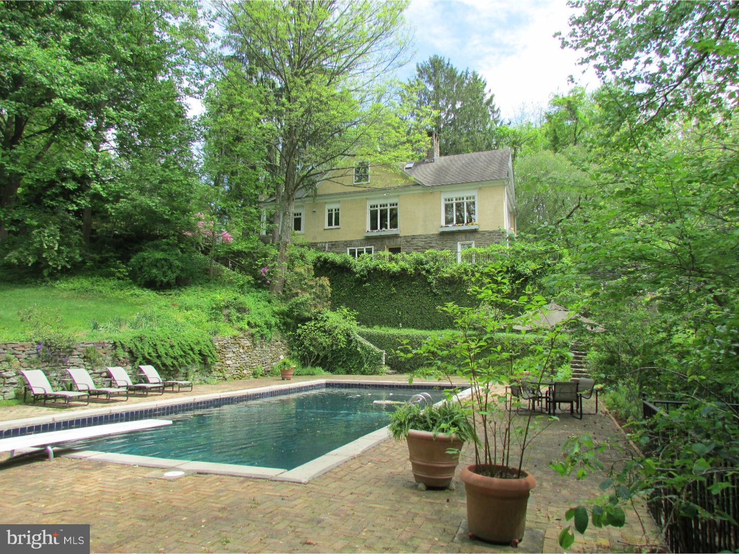 CHESTNUT HILL - Residential