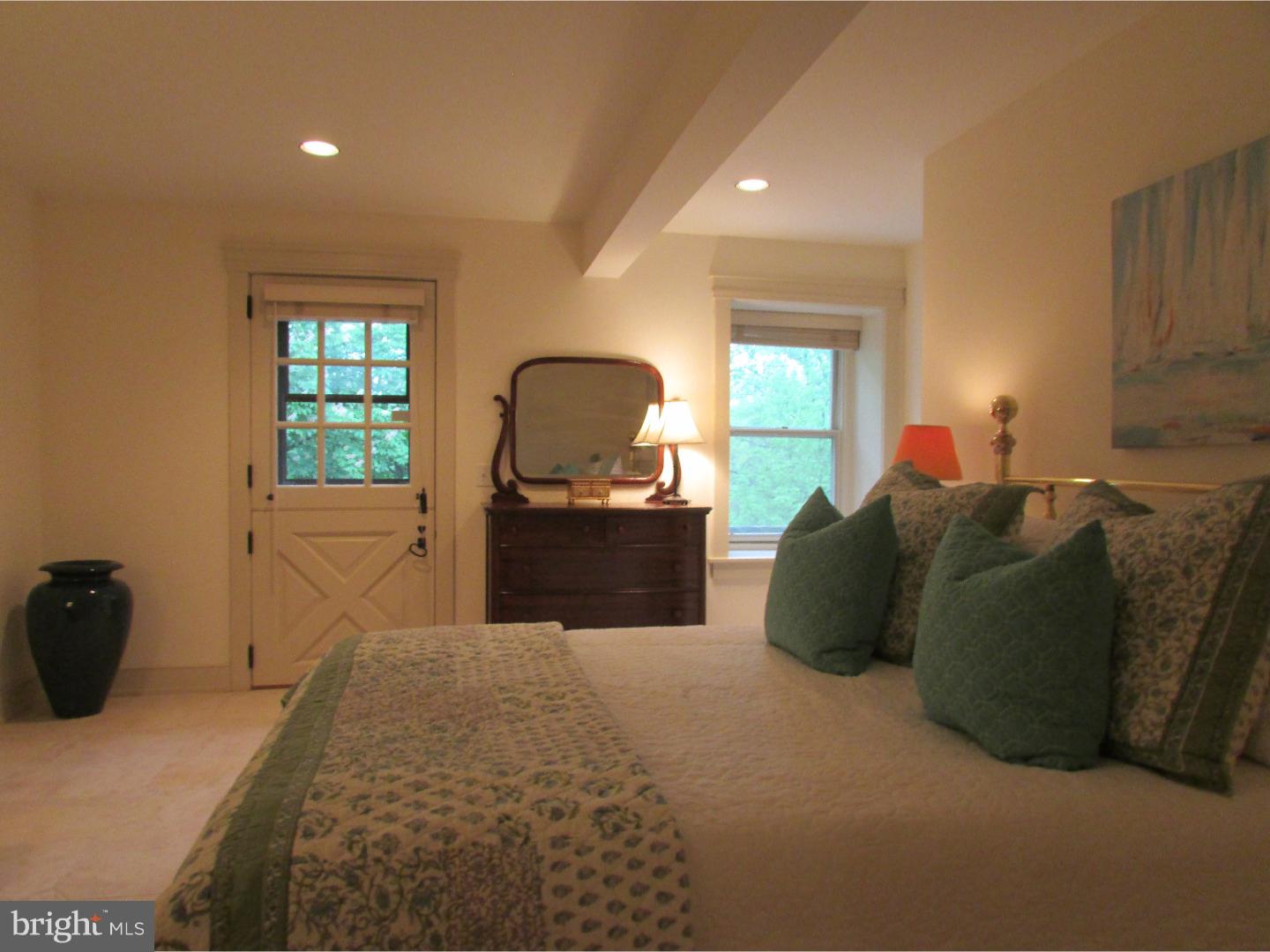 CHESTNUT HILL - Residential