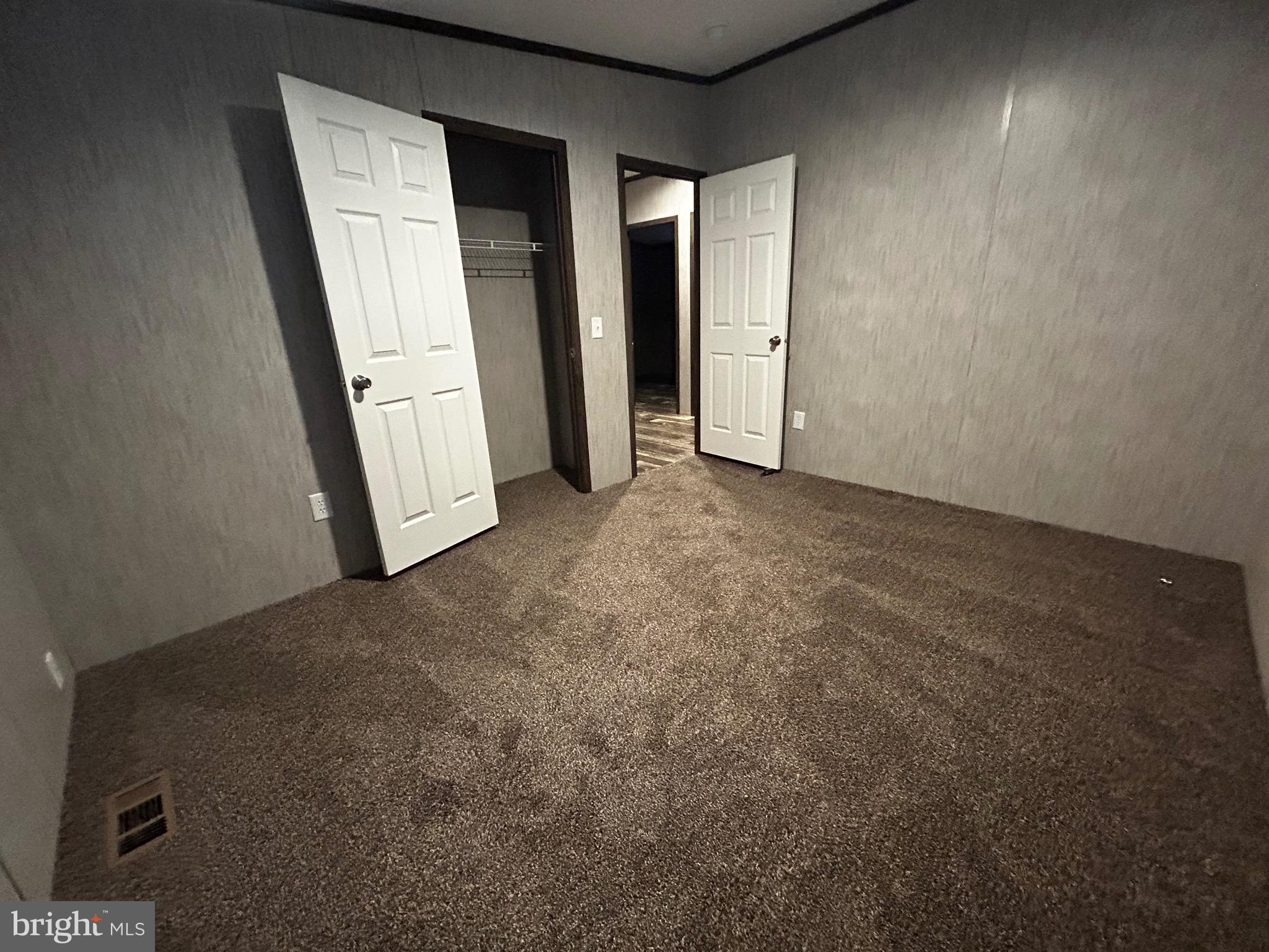 MIDDLE CREEK VILLAGE - Residential