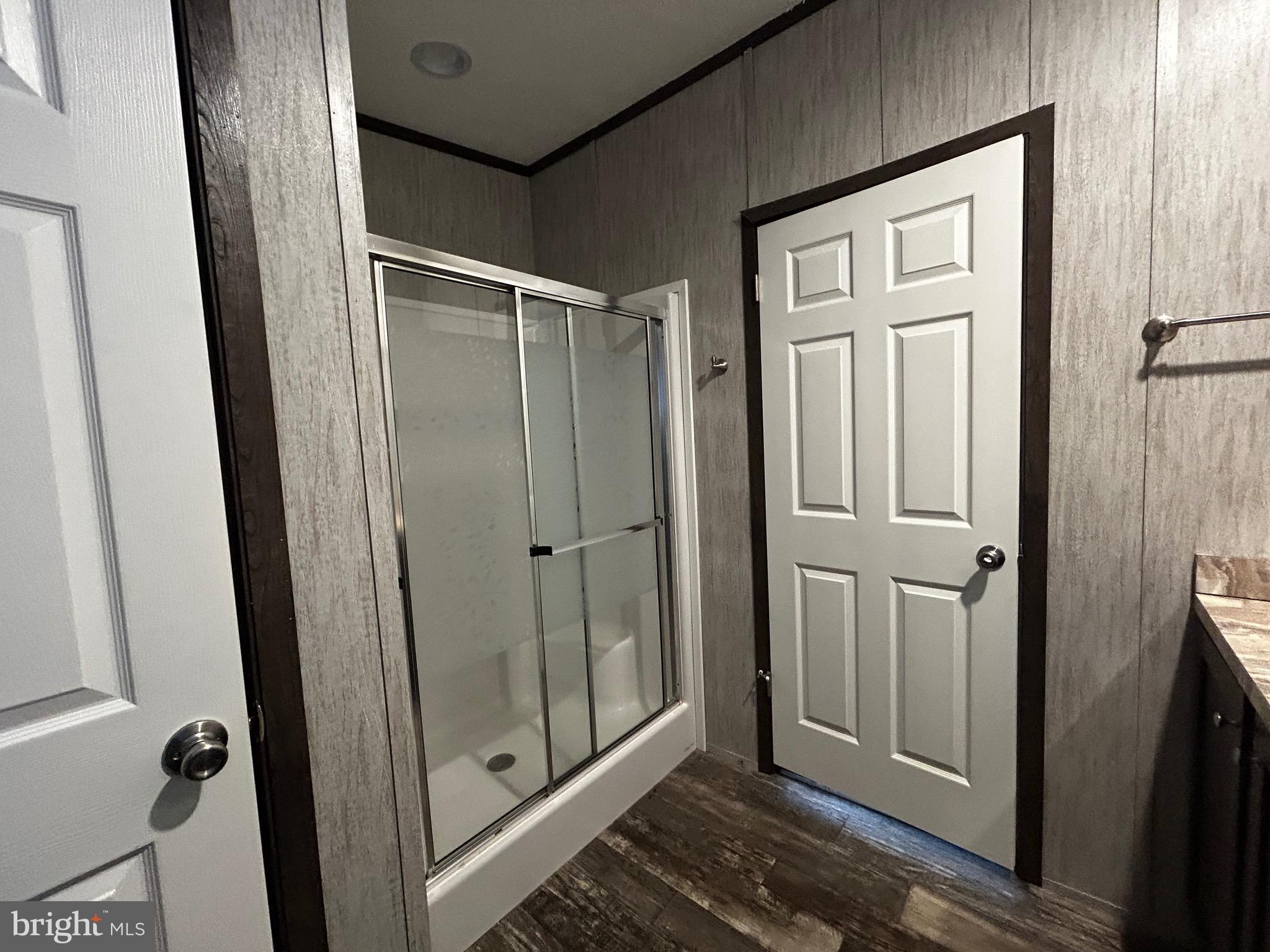 MIDDLE CREEK VILLAGE - Residential