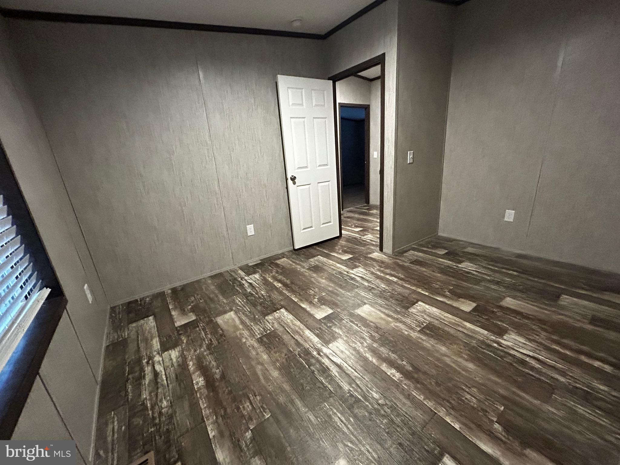 MIDDLE CREEK VILLAGE - Residential