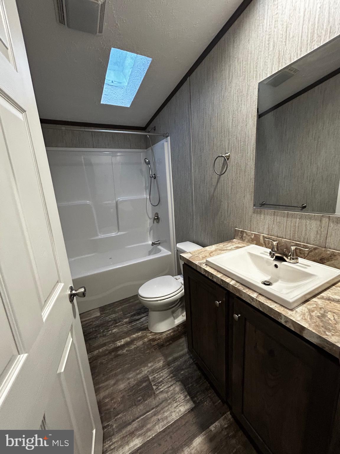 MIDDLE CREEK VILLAGE - Residential