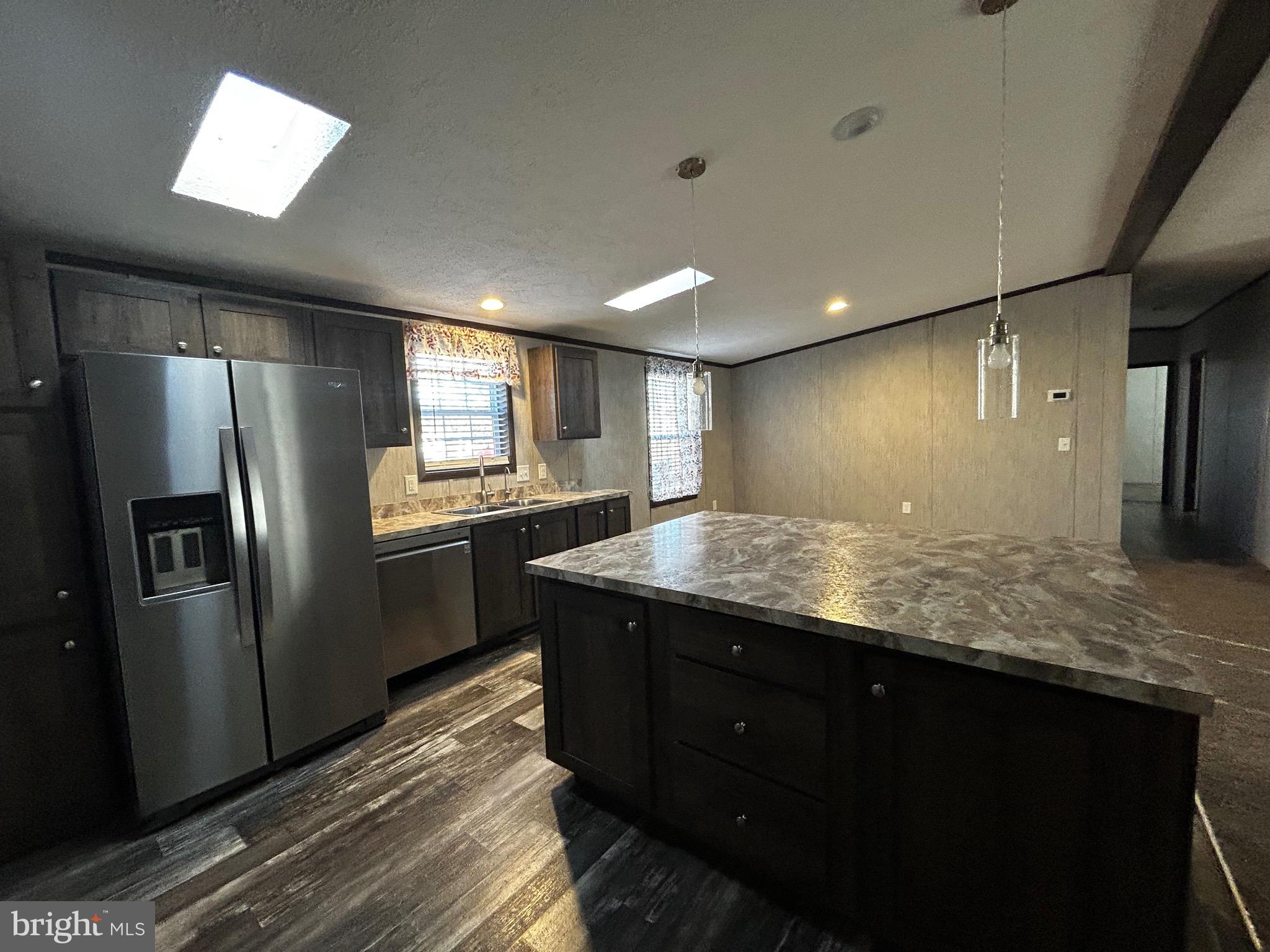 MIDDLE CREEK VILLAGE - Residential