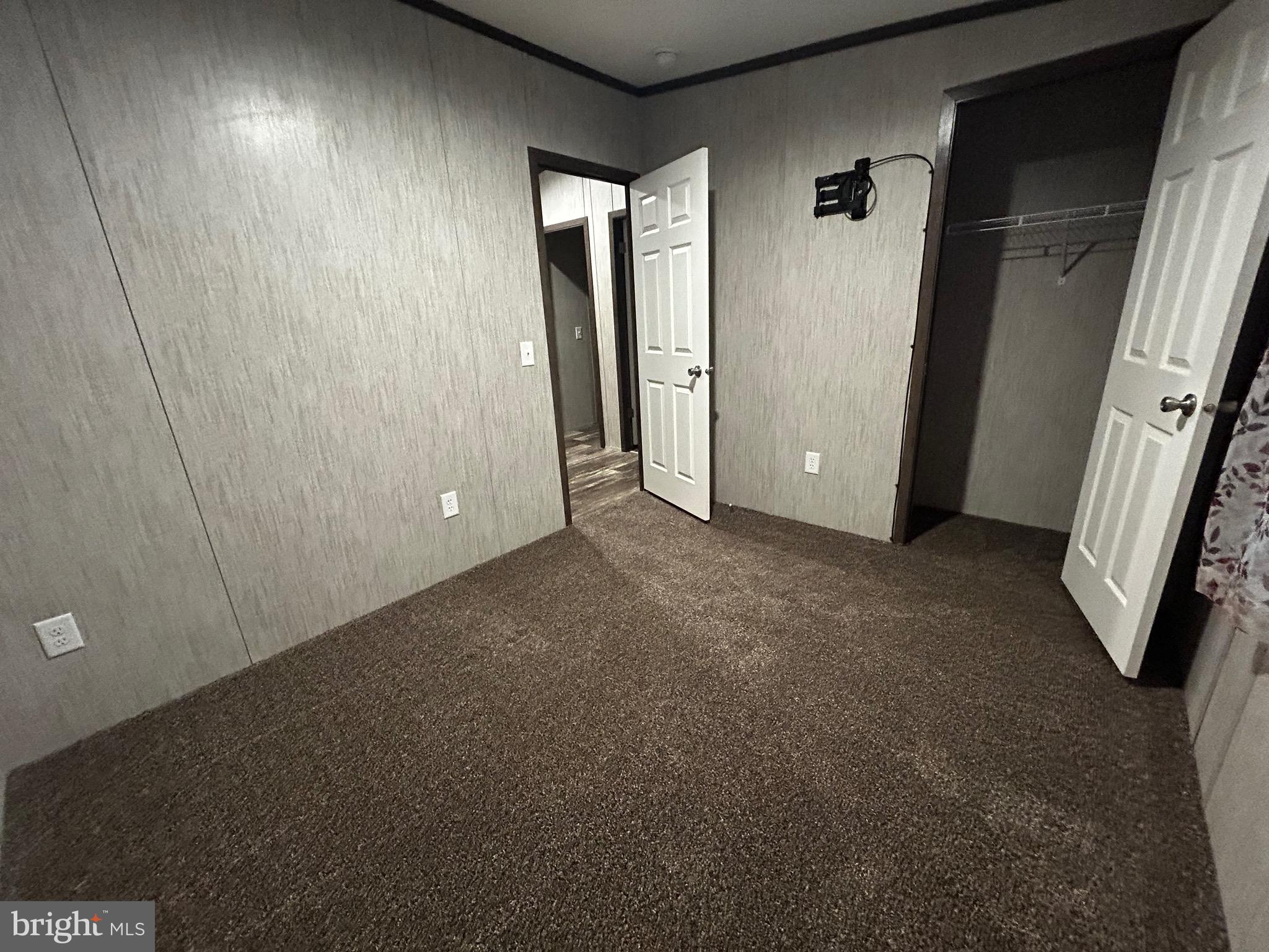 MIDDLE CREEK VILLAGE - Residential