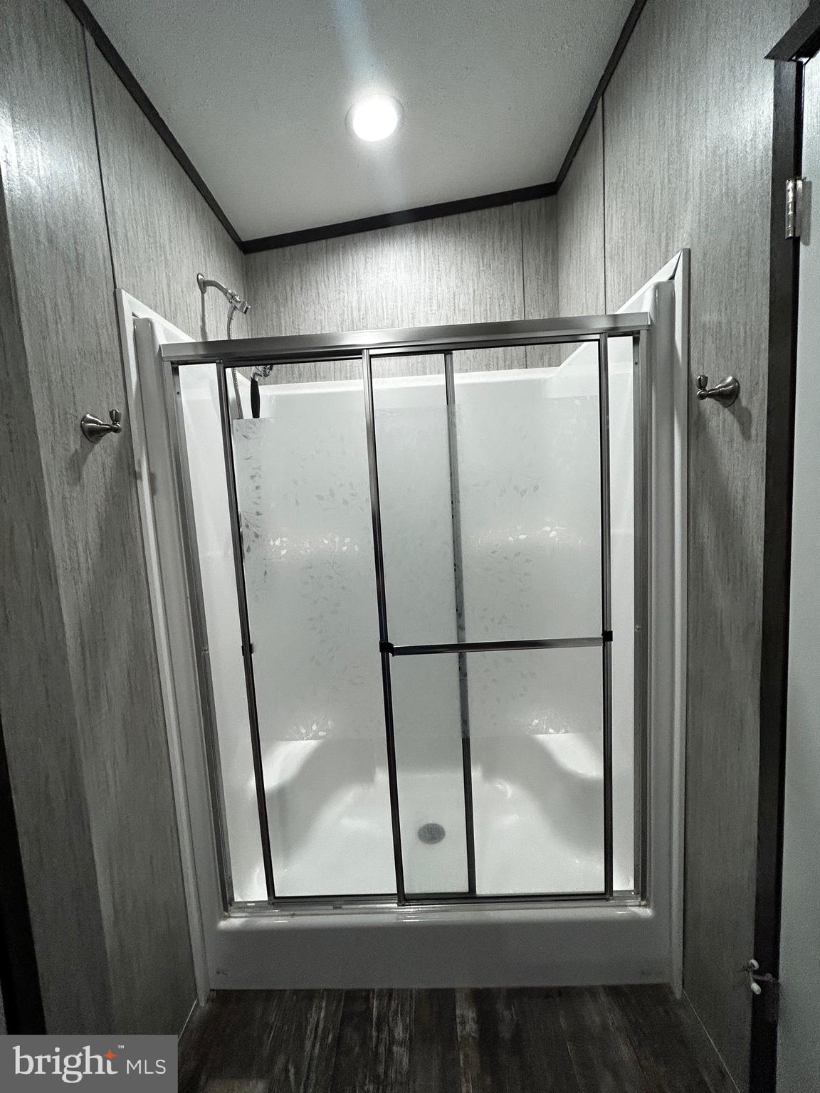 MIDDLE CREEK VILLAGE - Residential