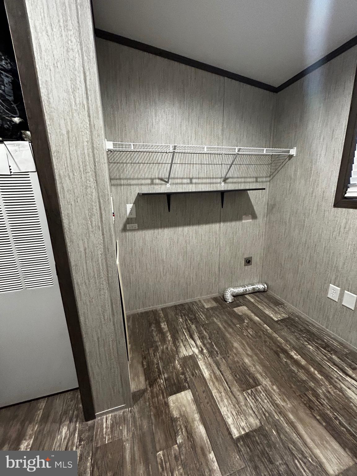 MIDDLE CREEK VILLAGE - Residential