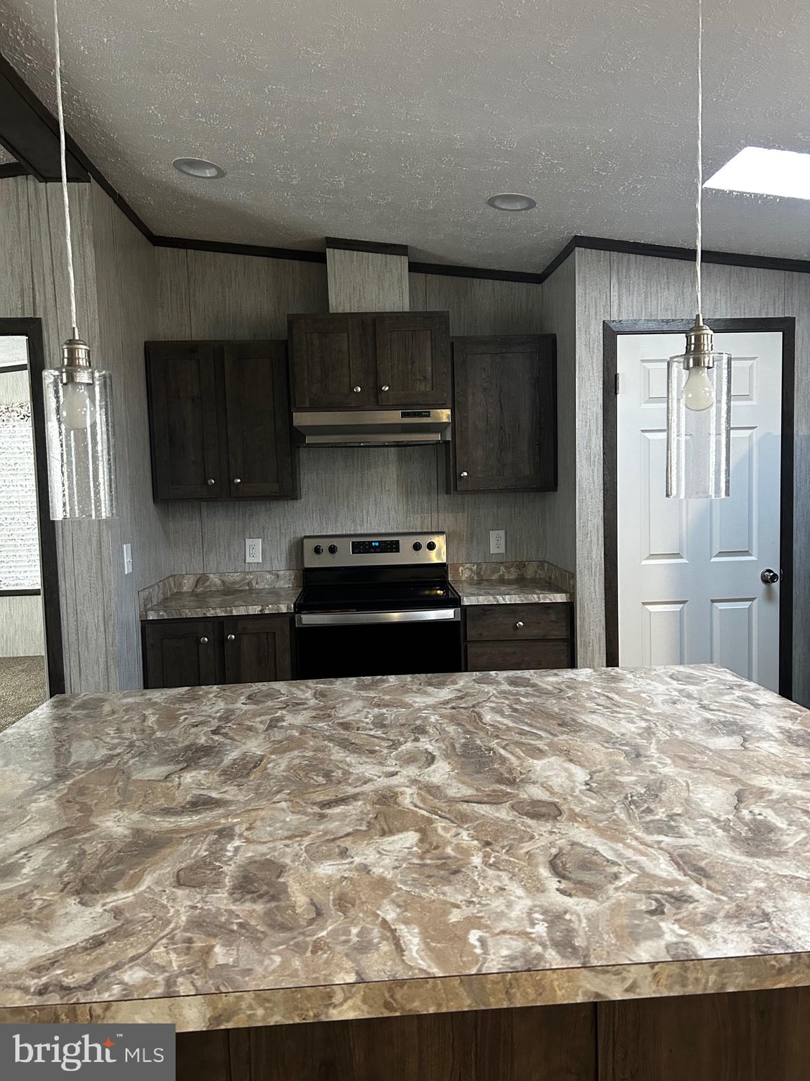 MIDDLE CREEK VILLAGE - Residential