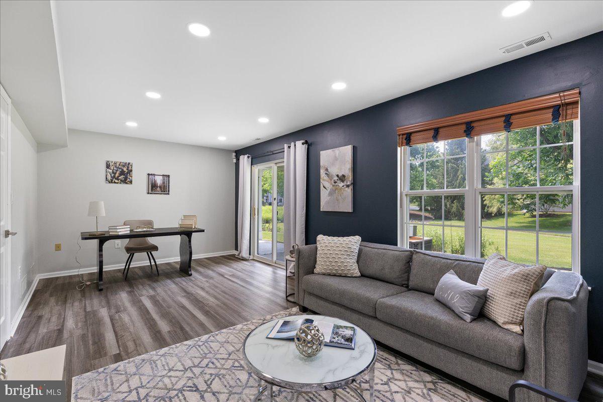 80 W SHREWSBURY PLACE