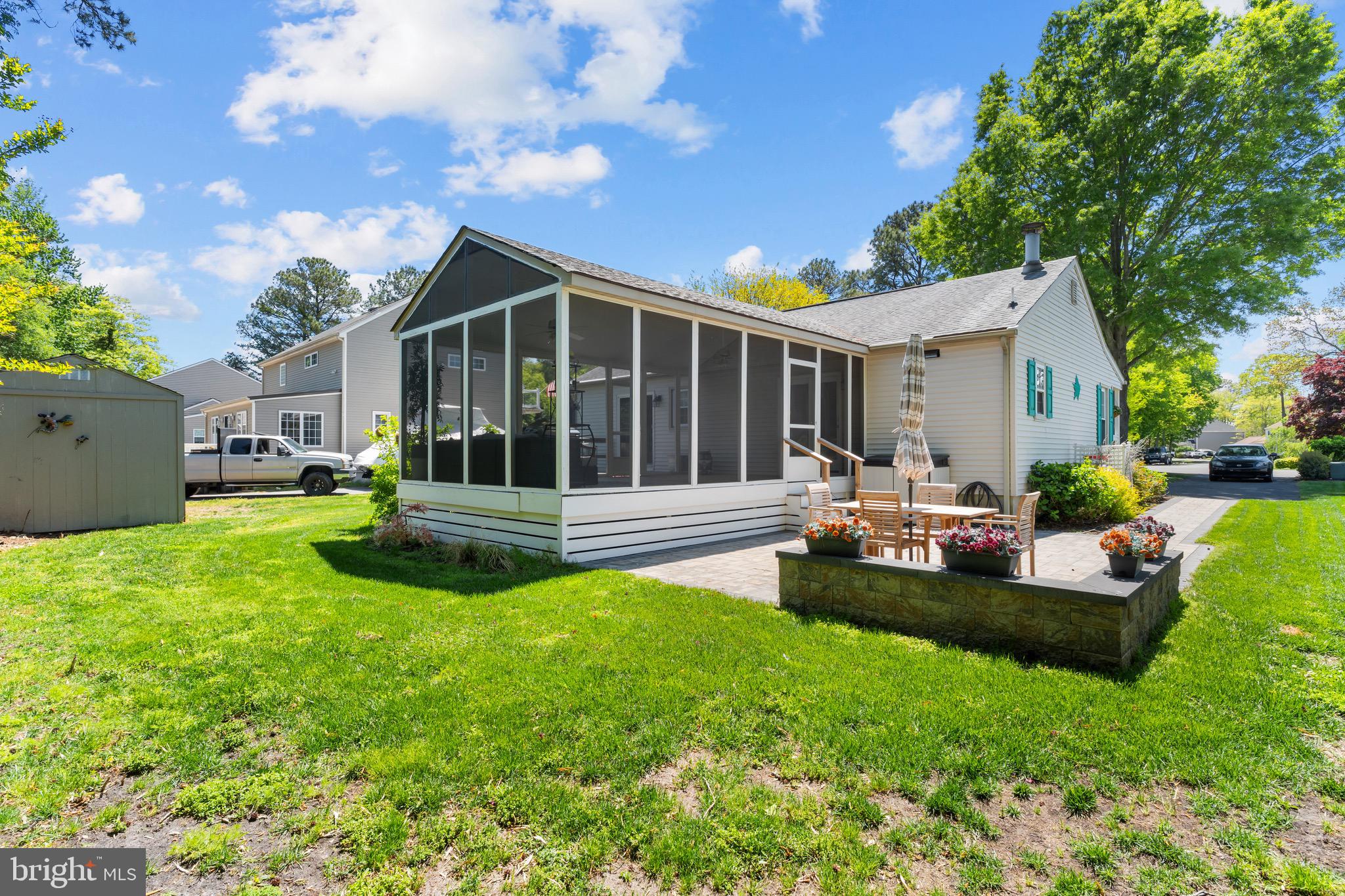 COTTAGES ON WHITES CREEK - Residential