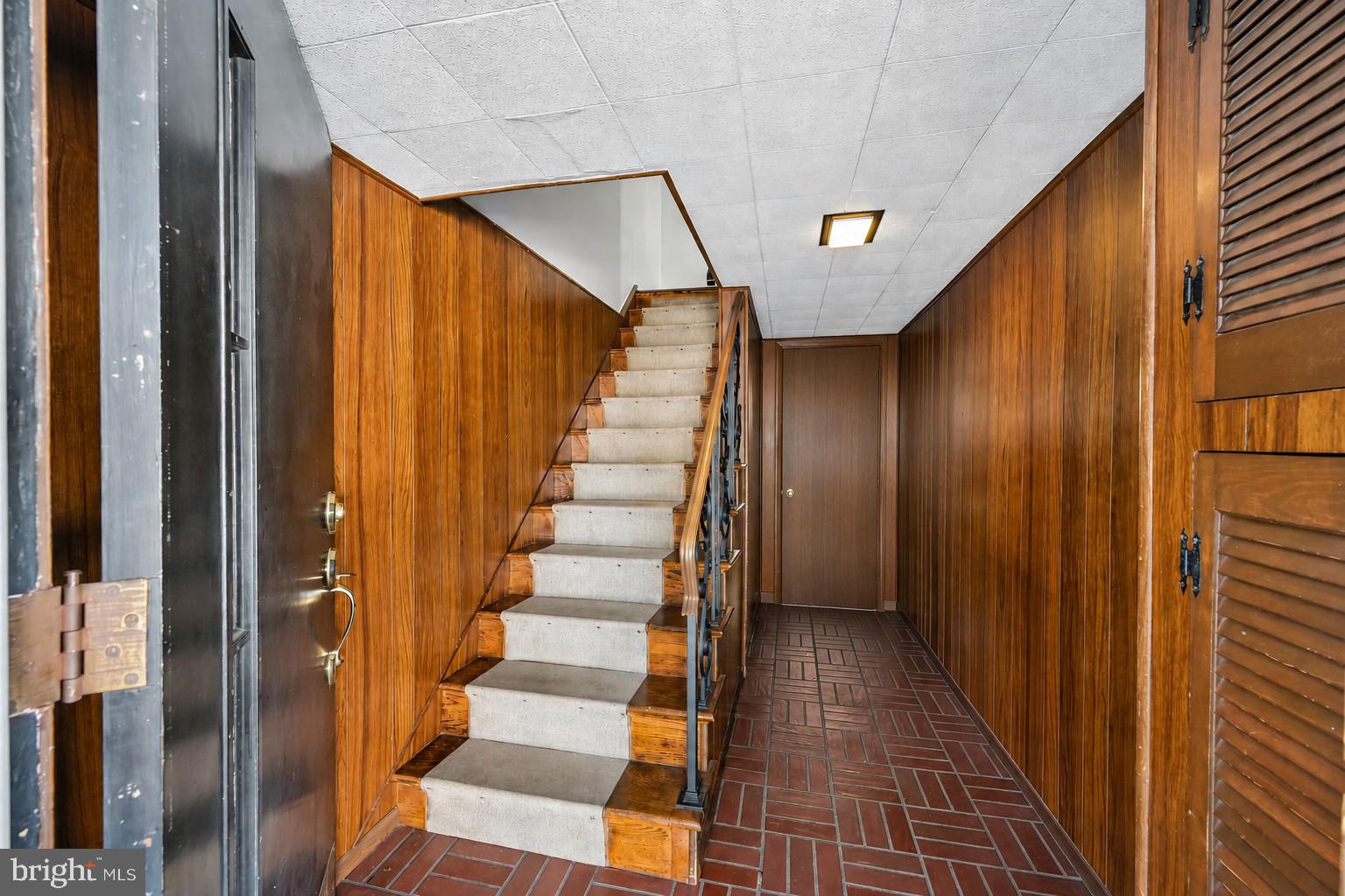 425 ARLINGTON AVENUE
