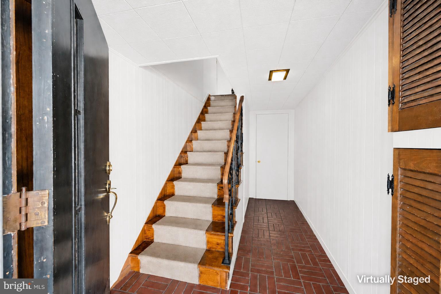 425 ARLINGTON AVENUE
