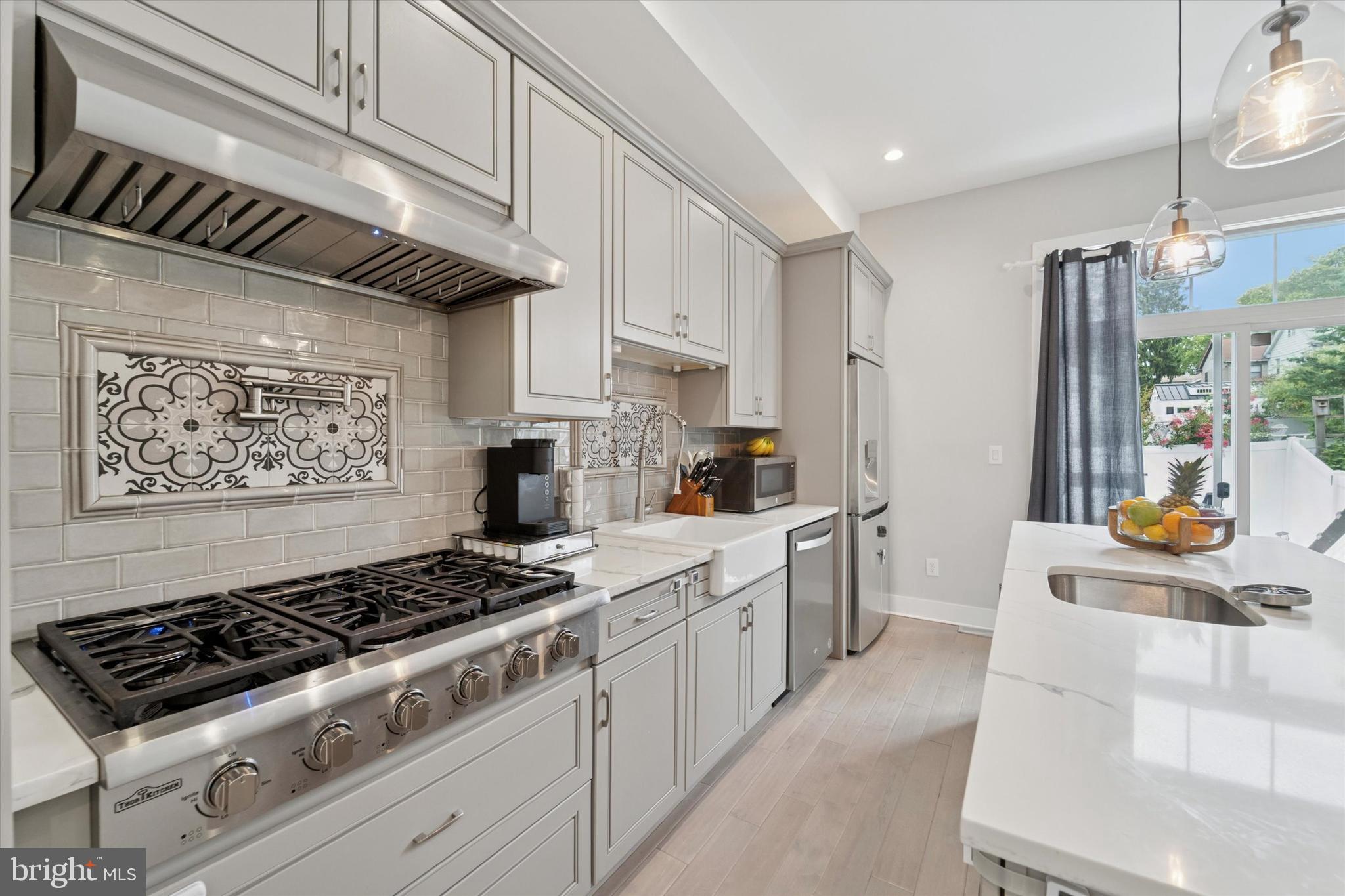 ROXBOROUGH - Residential