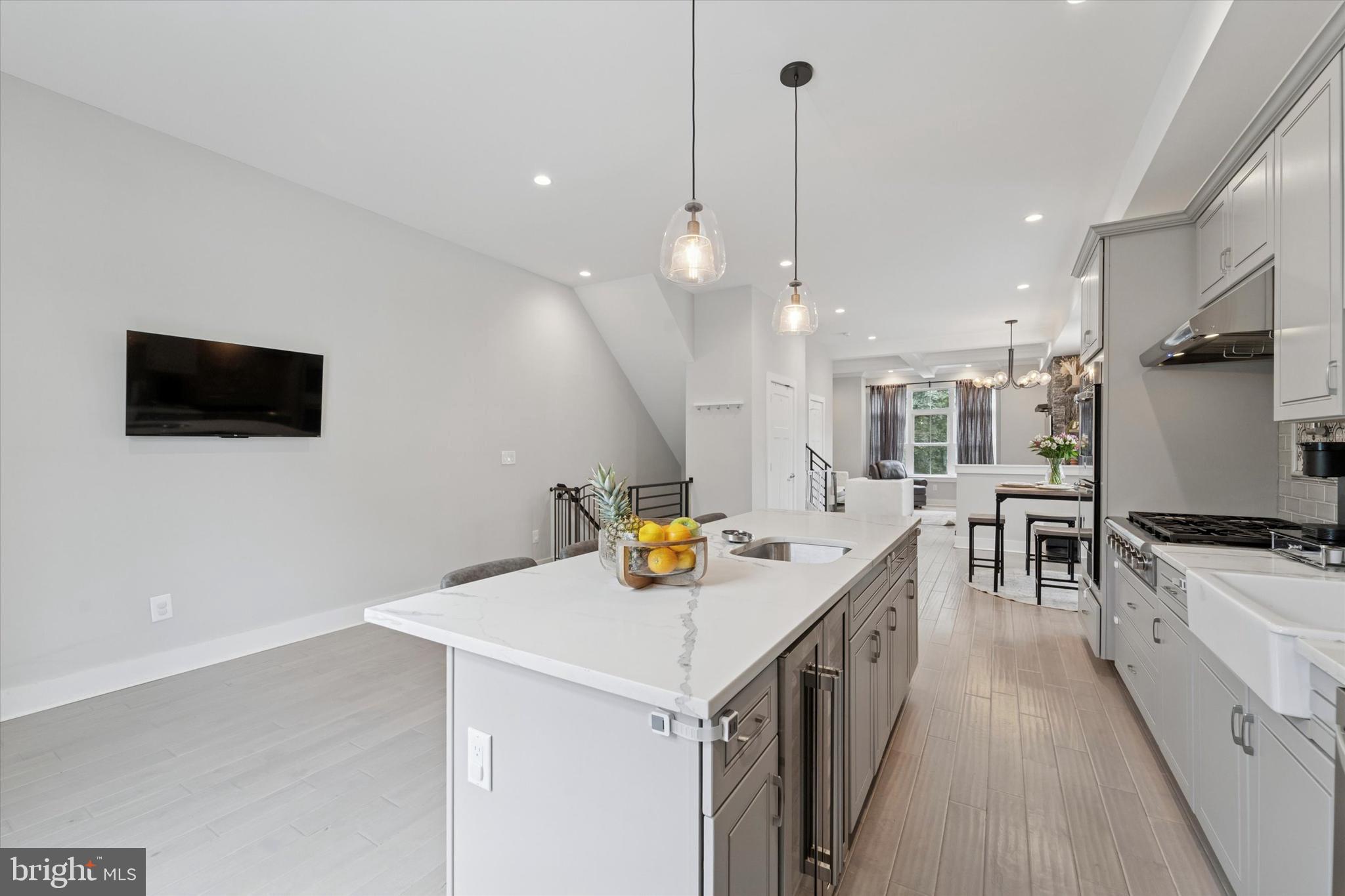 ROXBOROUGH - Residential