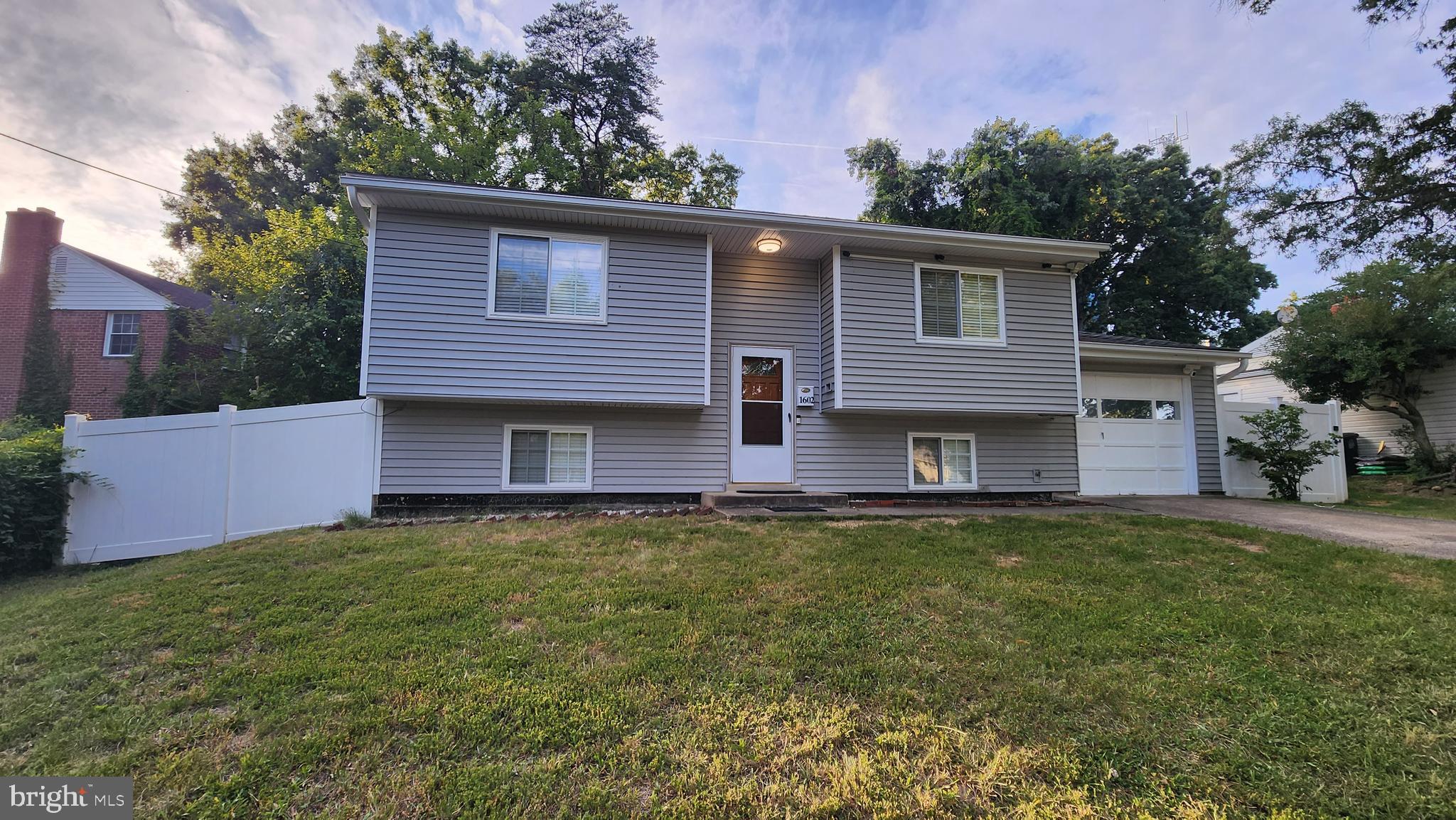 CAROLE HIGHLANDS - Residential Lease