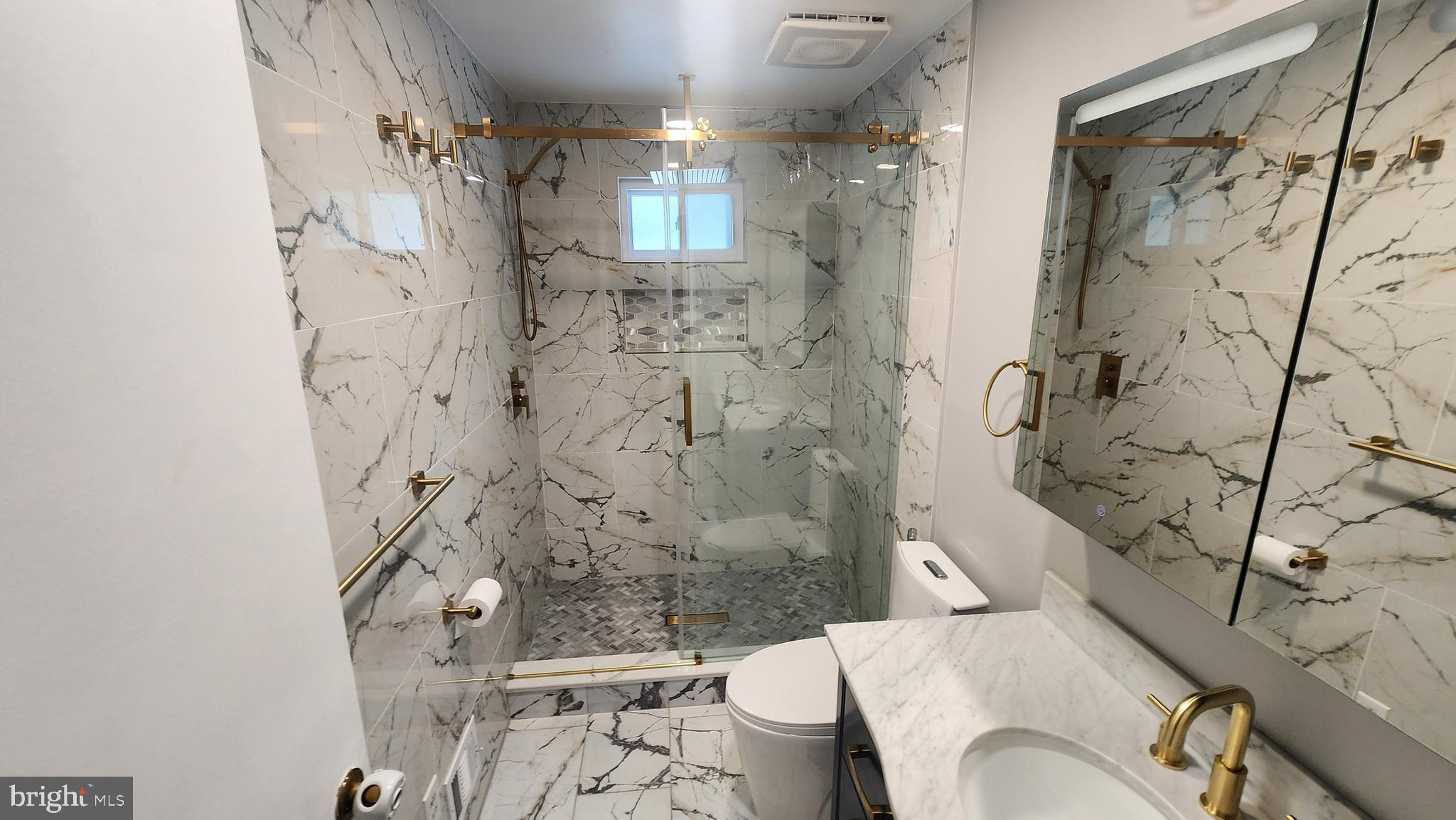 CAROLE HIGHLANDS - Residential Lease