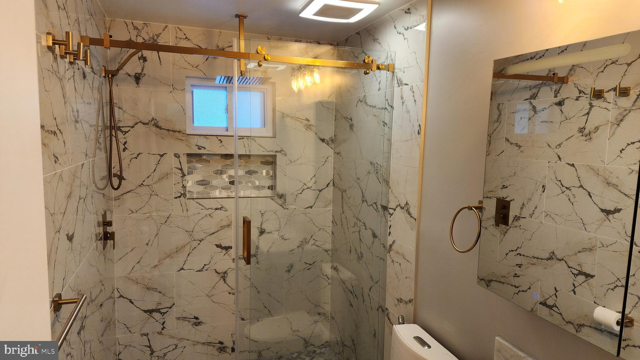 CAROLE HIGHLANDS - Residential Lease