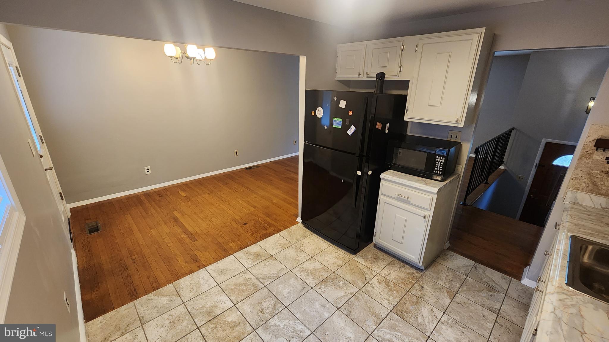 CAROLE HIGHLANDS - Residential Lease