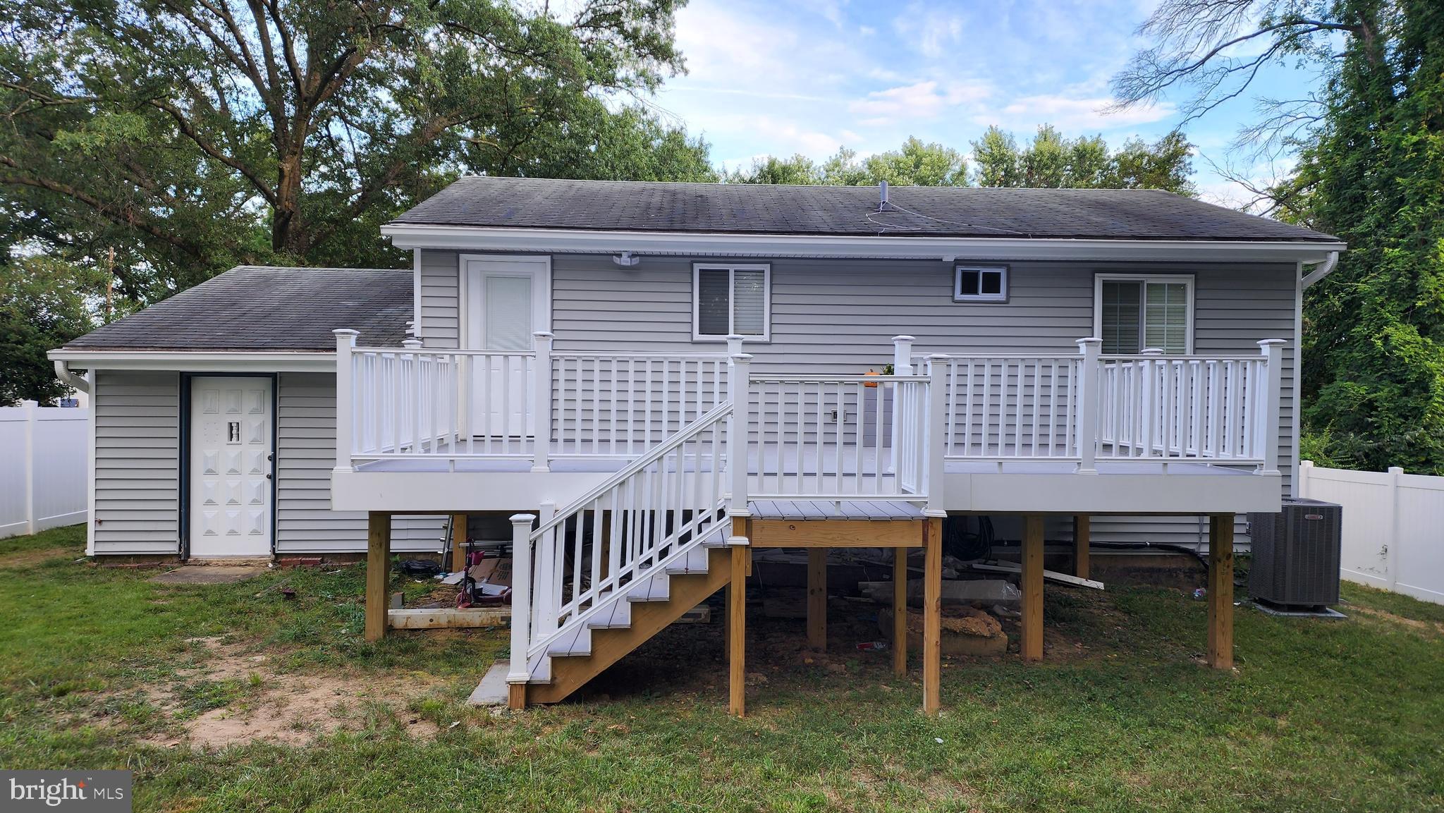 CAROLE HIGHLANDS - Residential Lease