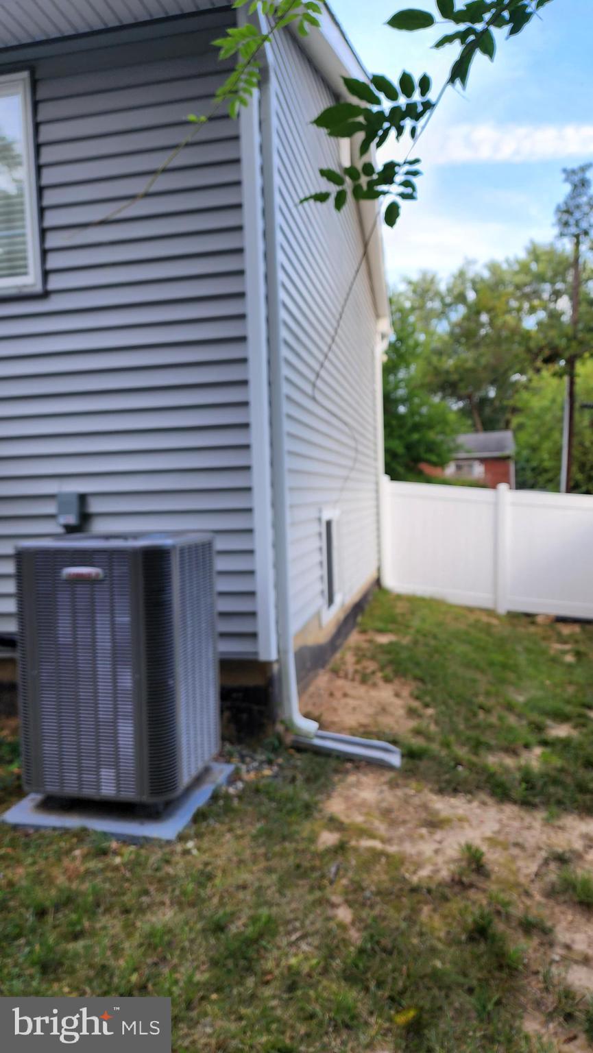 CAROLE HIGHLANDS - Residential Lease