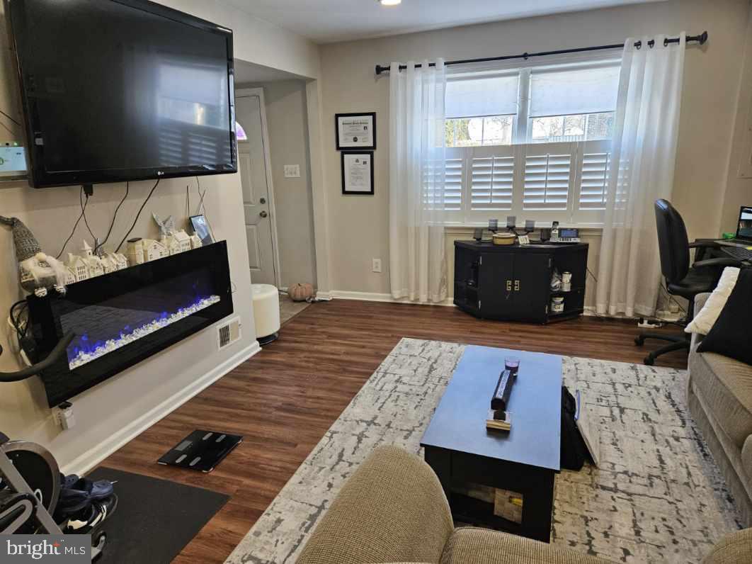 THE HIGHLANDS - Residential