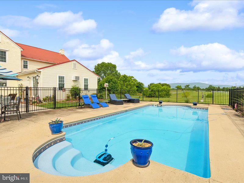 ROCKY RIDGE - Residential