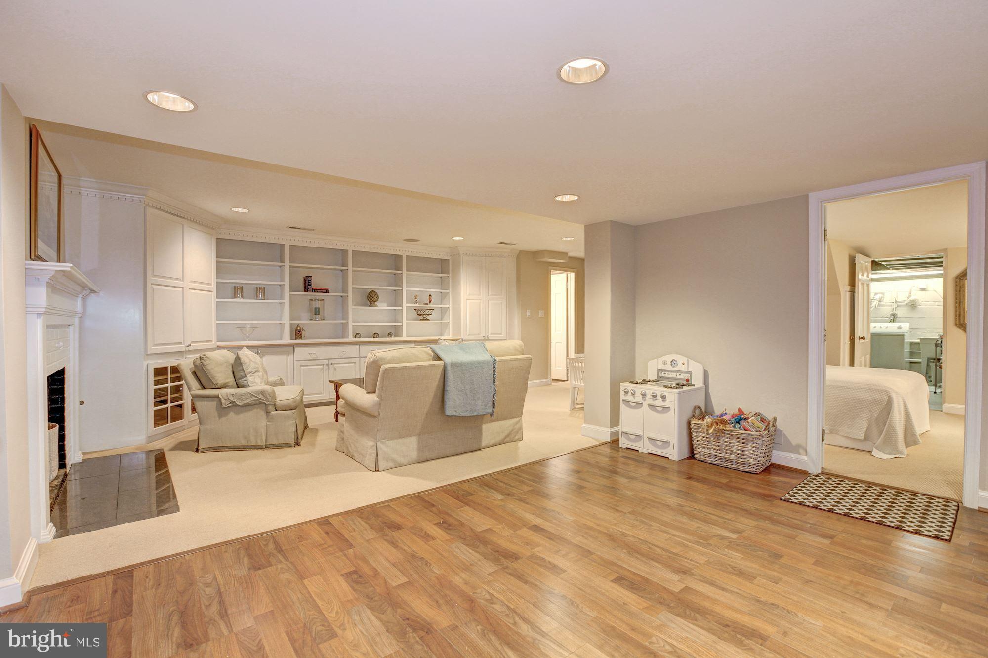 WESTMORELAND HILLS - Residential