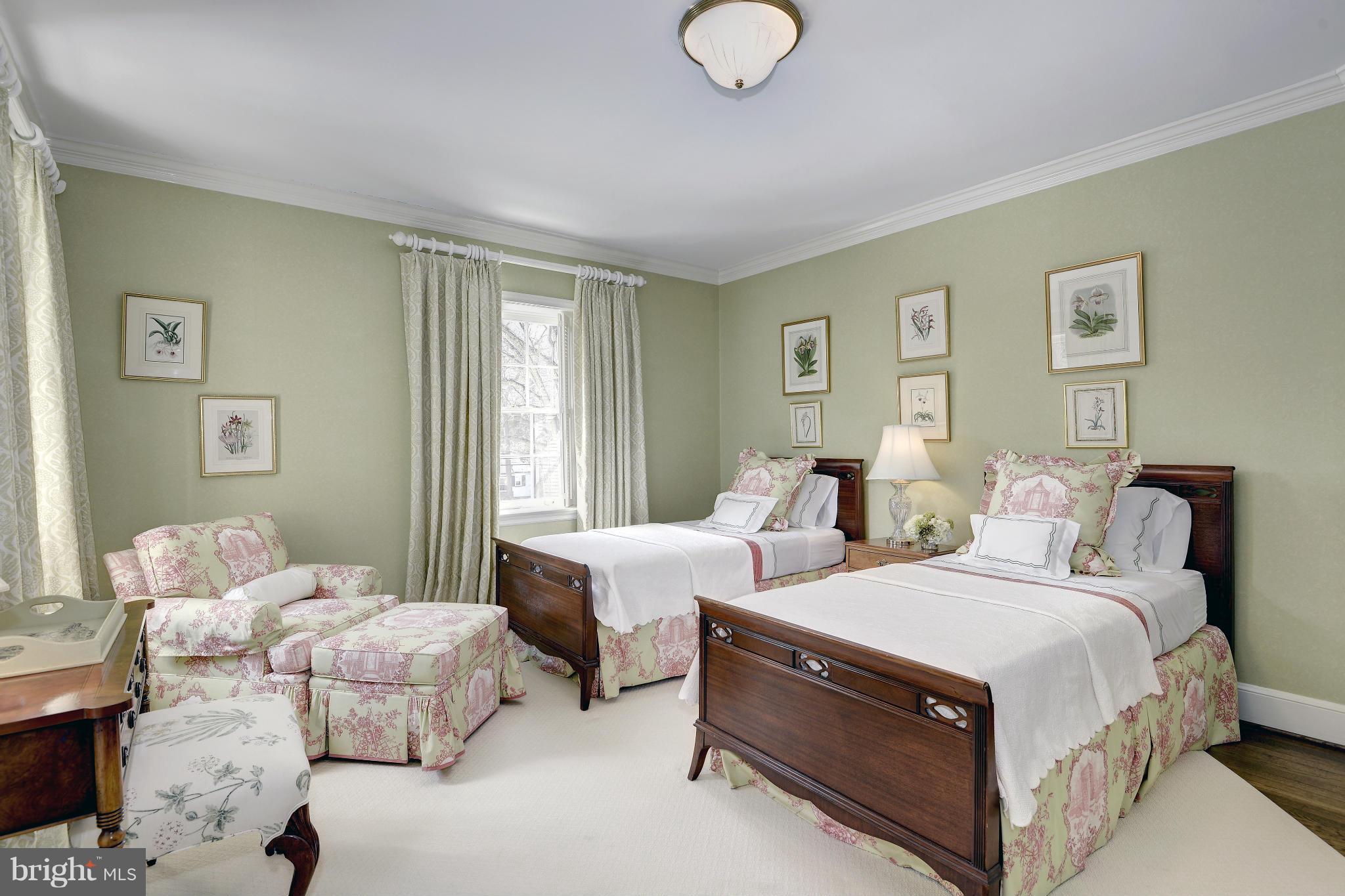 SPRING VALLEY - Residential