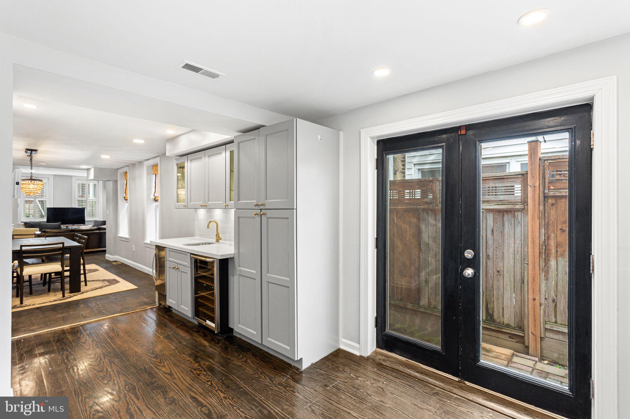 FAIRMOUNT - Residential