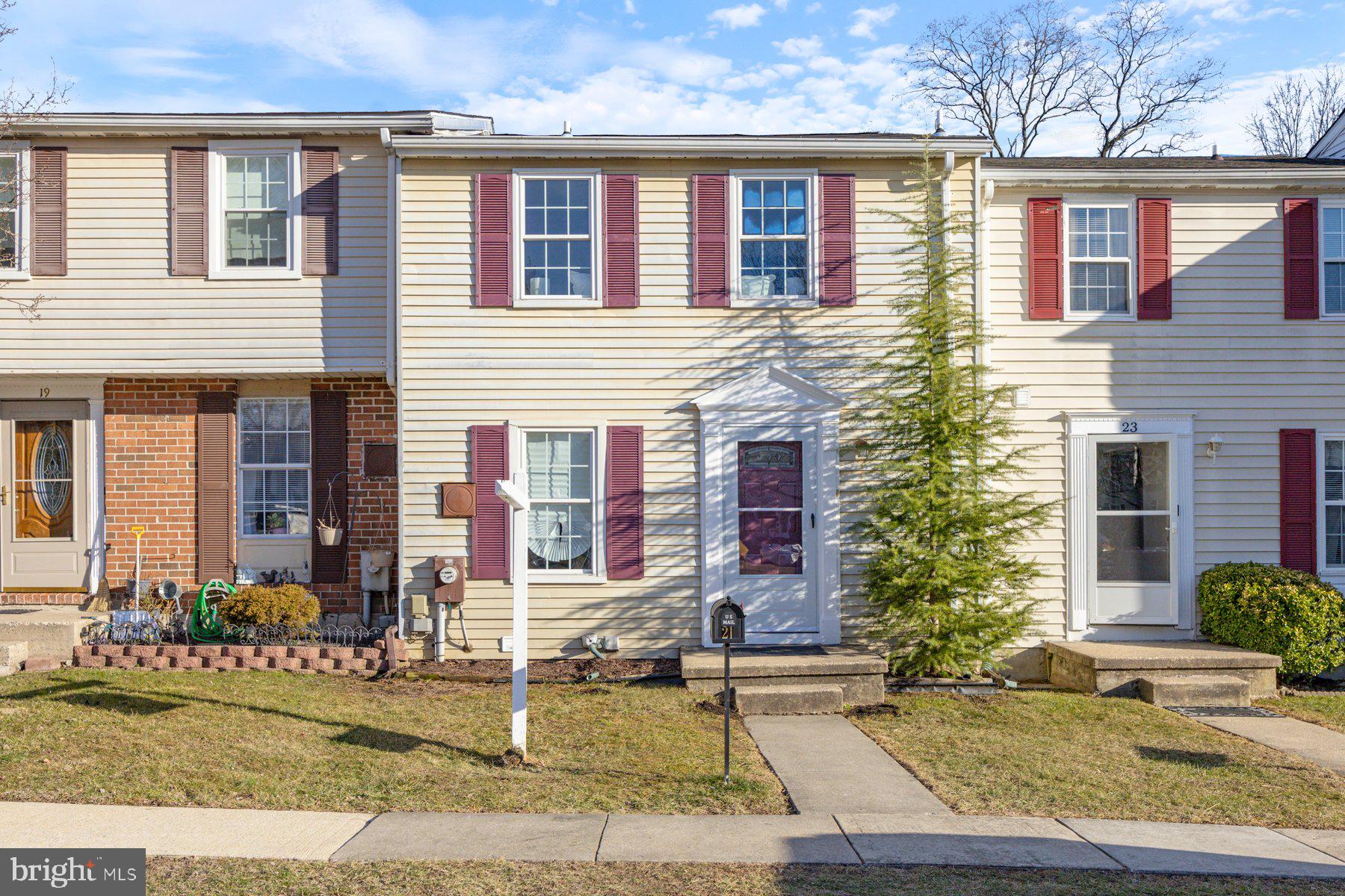 SEVEN COURTS - Residential